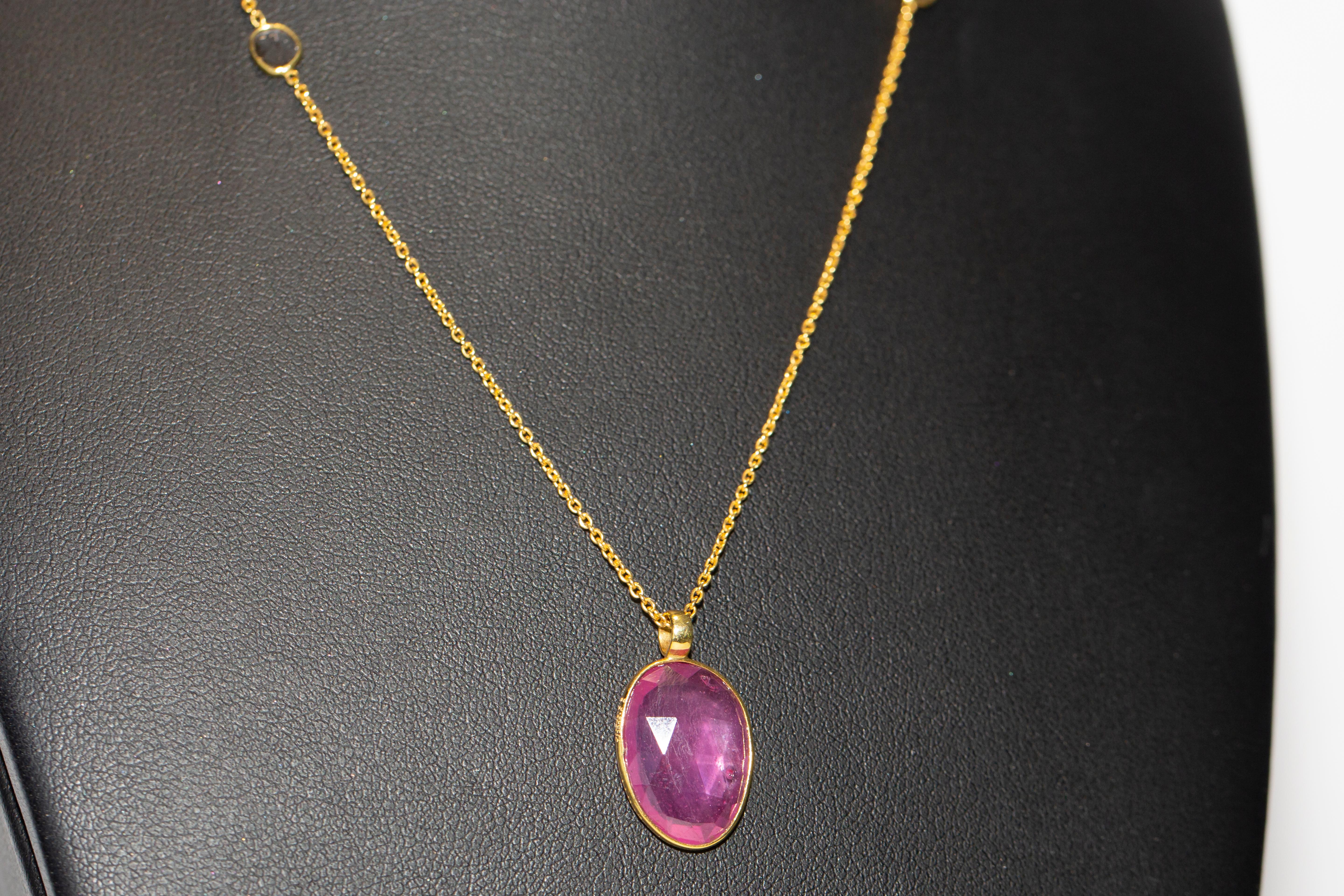 5.92 Carat Ruby Diamond Rose Cut 18 Karat Yellow Gold Artisan Necklace  For Sale 1