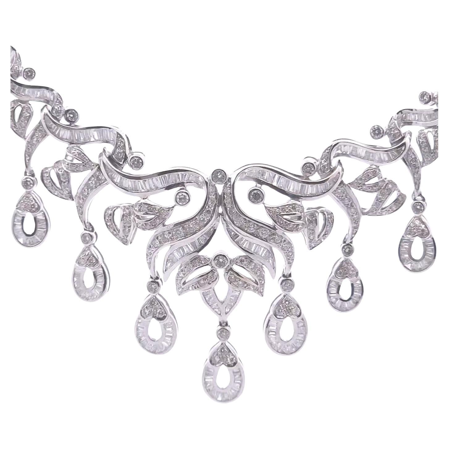 Collana Fancy da 5,92 carati in oro bianco 18 carati