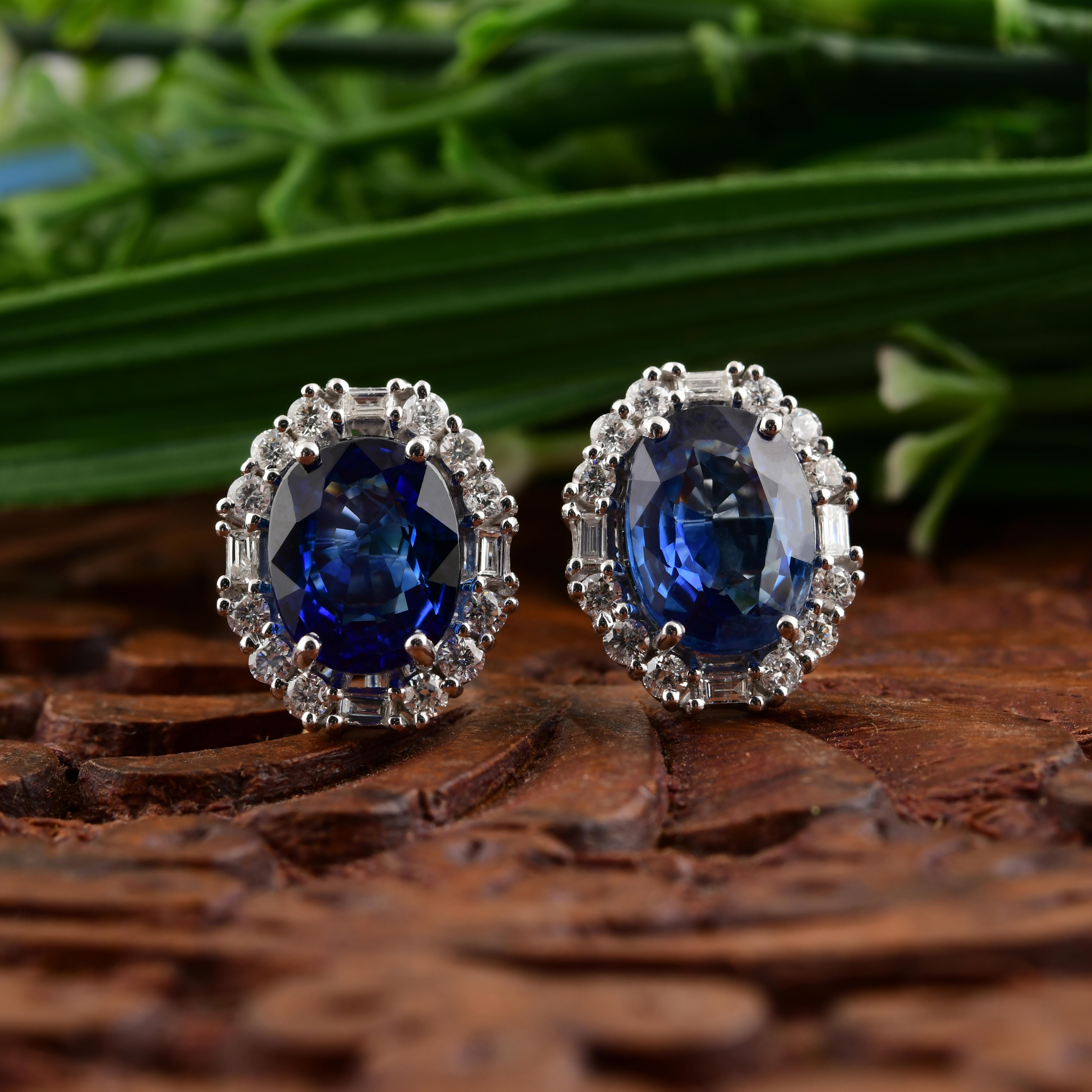 Taglio ovale Orecchini a perno in oro bianco 18 carati con diamante e zaffiro blu da 5,93 carati Regalo in vendita