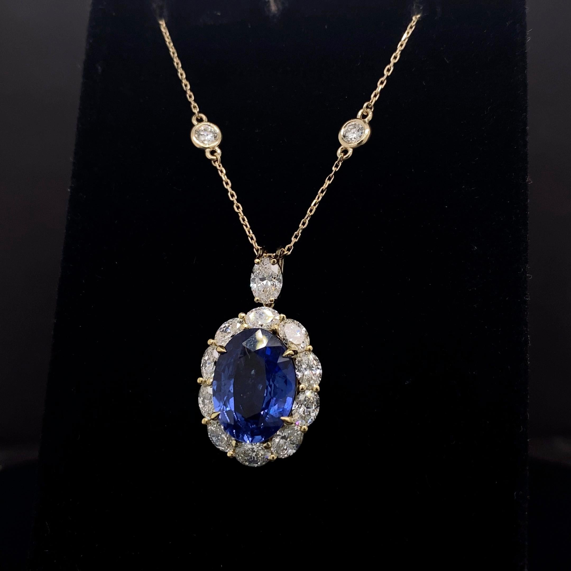 Art déco Collier de gouttes en or jaune 18 carats, saphir ovale et diamant de 5,94 carats en vente