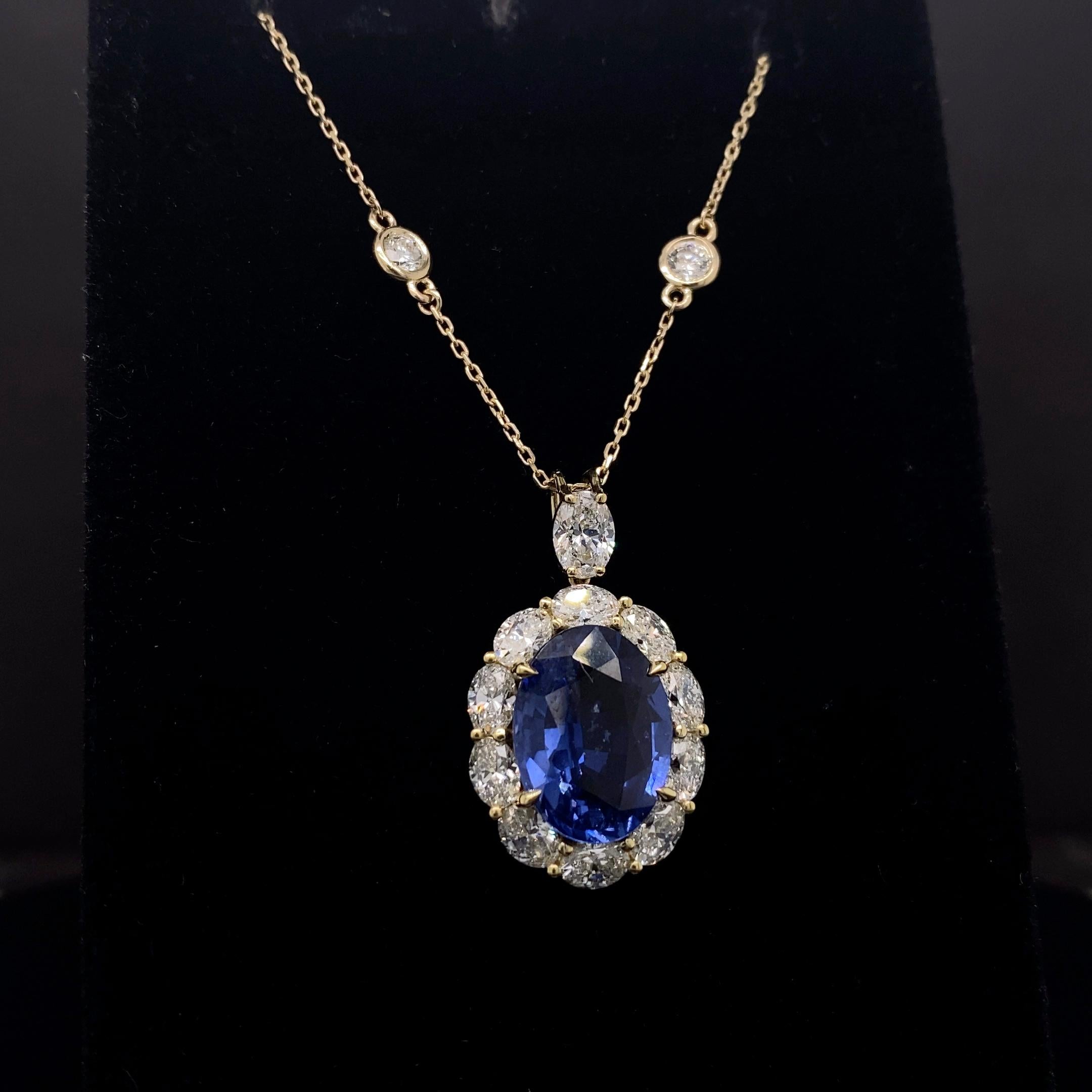 Taille ovale Collier de gouttes en or jaune 18 carats, saphir ovale et diamant de 5,94 carats en vente