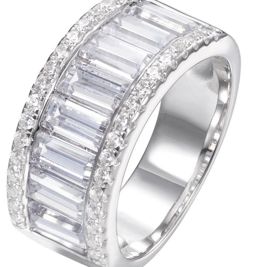 5,95 Karat Baguette Cubic Zirkonia Halb Eternity Cocktailkleid Verlobungsring (Art déco) im Angebot