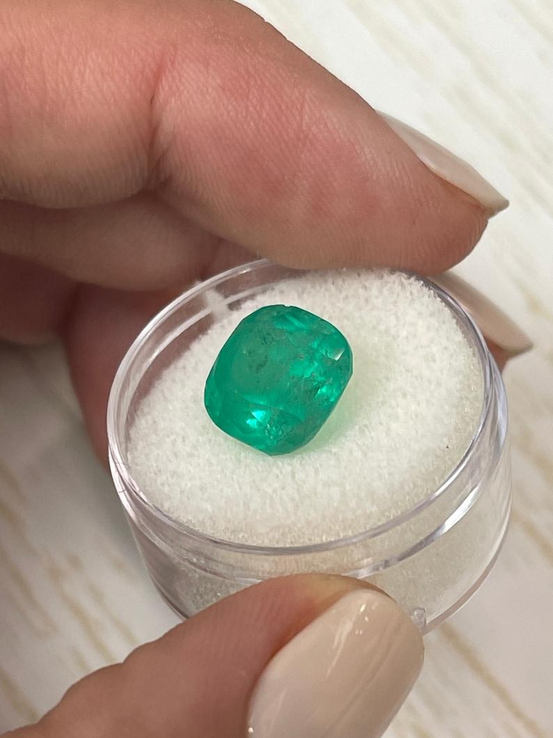 5.95 Carat Green Colombian Emerald - Cushion Cut Genuine May Birthstone For Sale 1