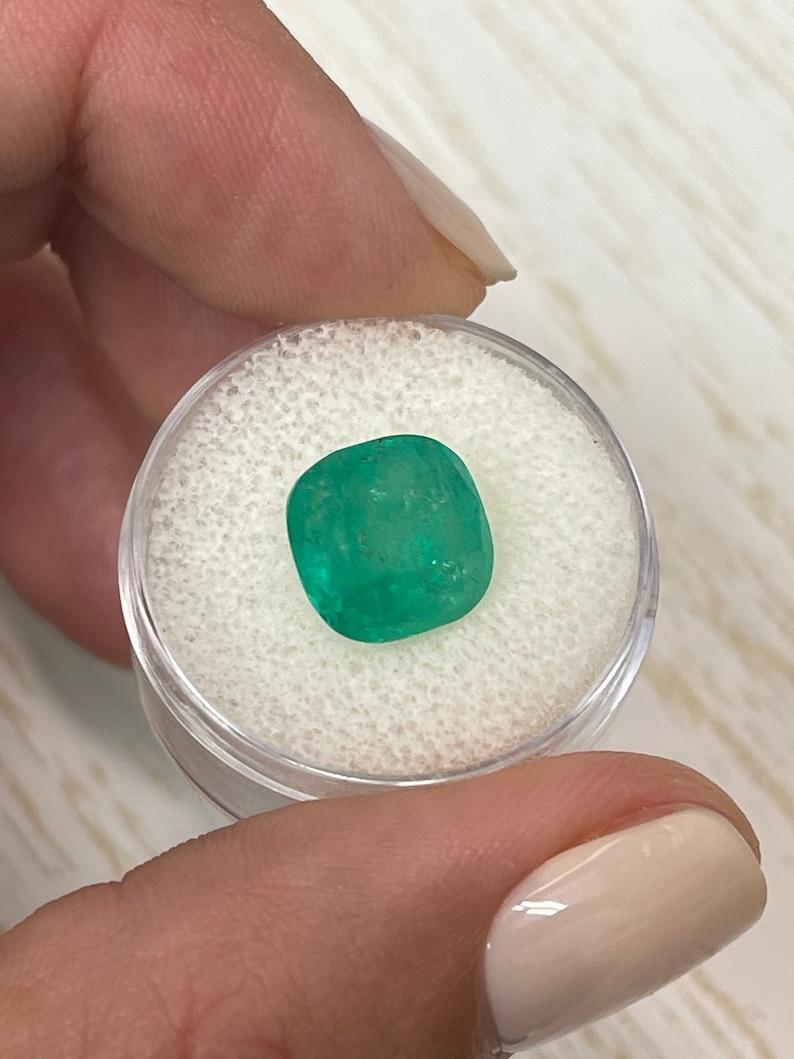 5.95 Carat Green Colombian Emerald - Cushion Cut Genuine May Birthstone In New Condition For Sale In Jupiter, FL