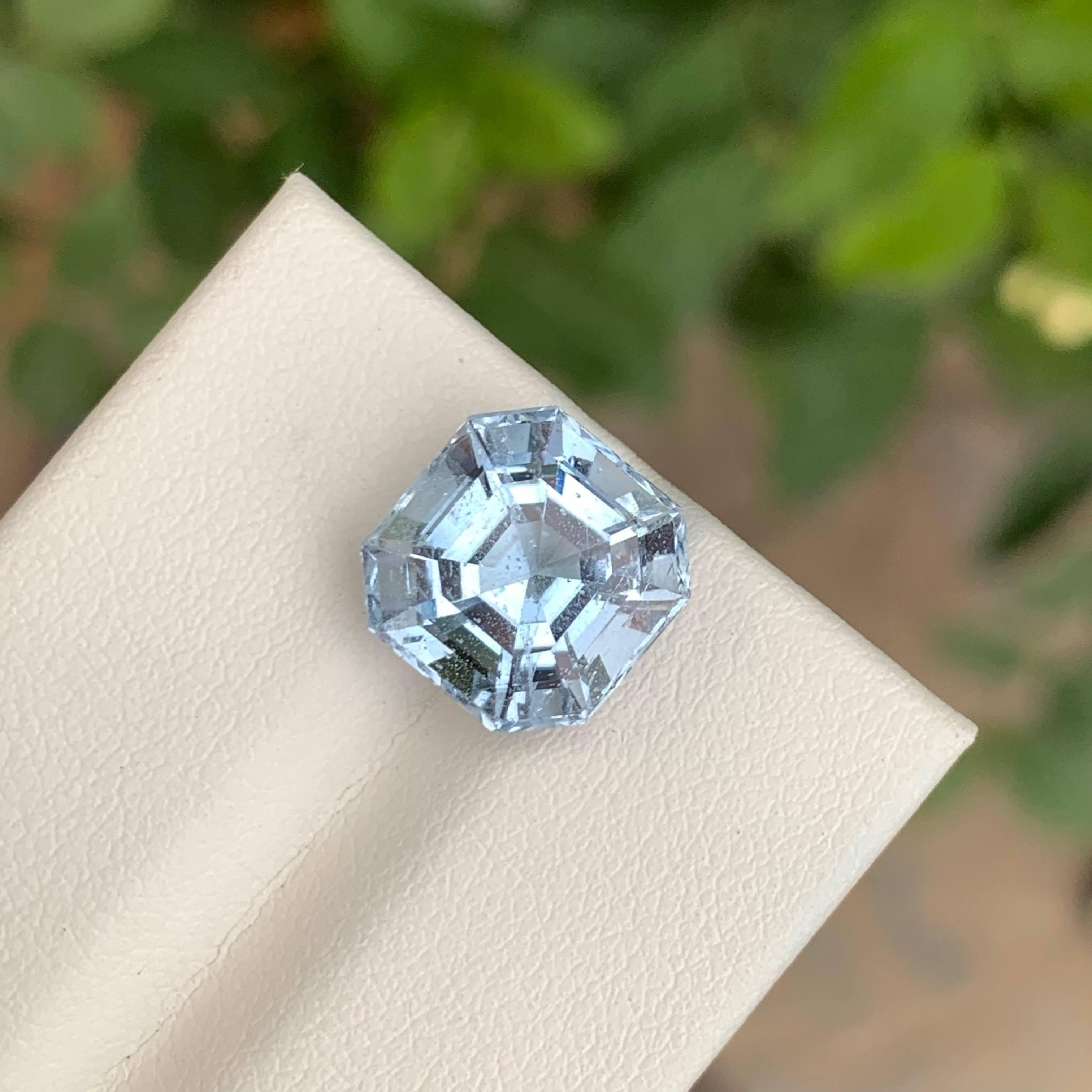 Moderno 5.95 Carat Loose Aquamarine Goshenite Asscher Cut Natural Pakistani Gemstone in vendita