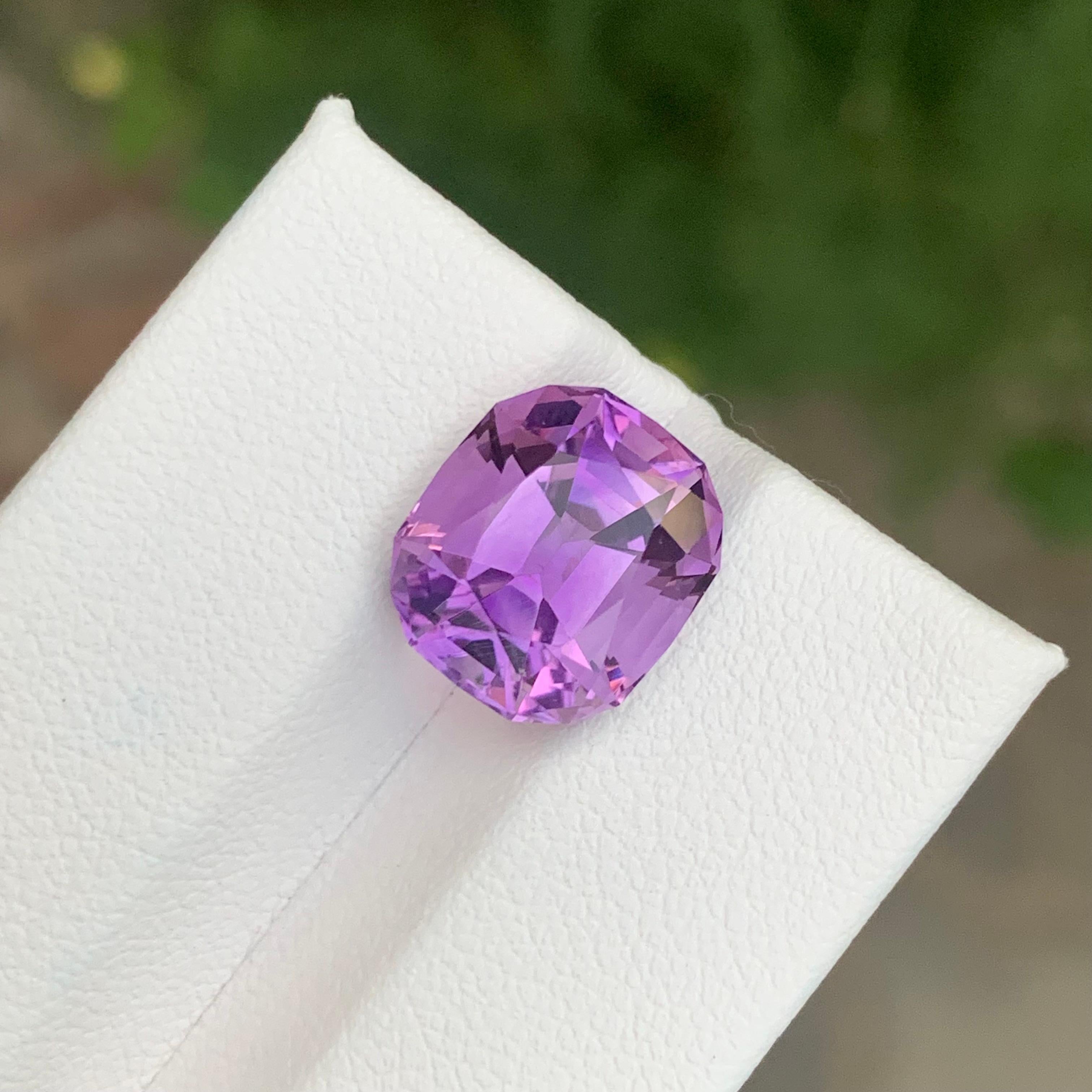 5.95 Carat Natural Loose Amethyst Cushion Shape Gemstone (Améthyste en vrac en forme de coussin) Unisexe en vente