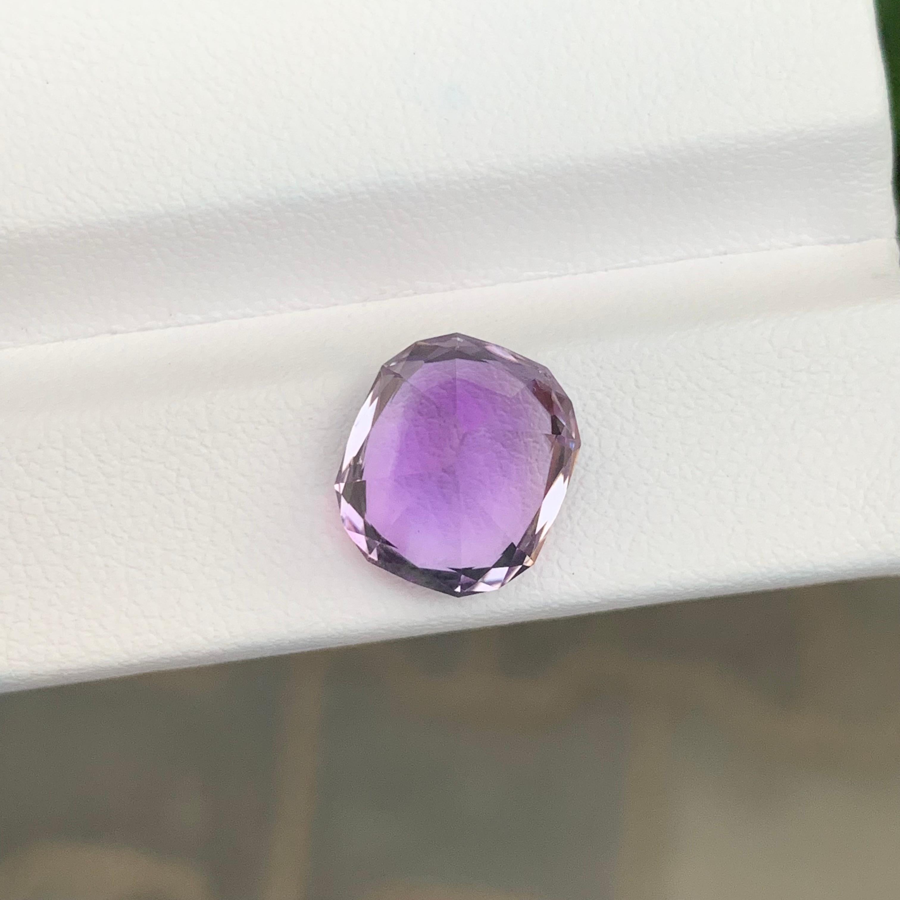 5.95 Carat Natural Loose Amethyst Cushion Shape Gemstone (Améthyste en vrac en forme de coussin) en vente 2