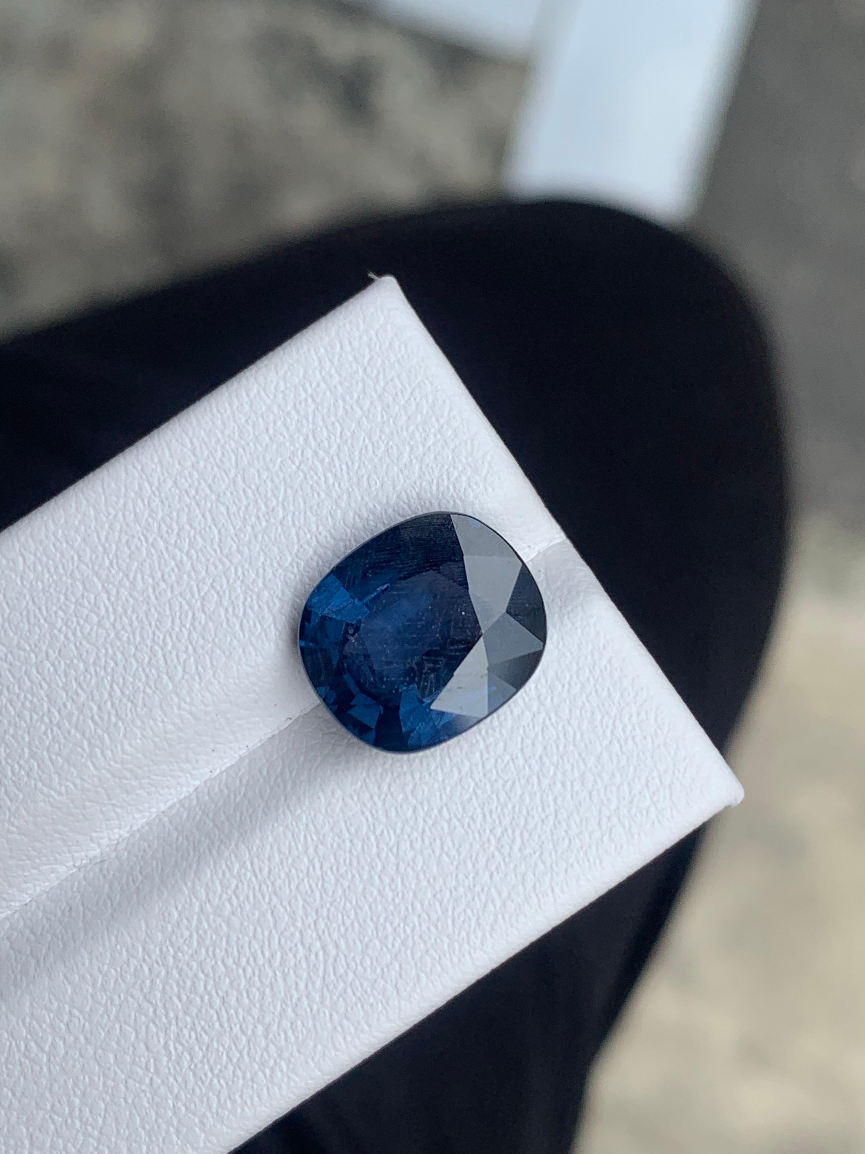 Taglio cuscino 5,95 Carati Nature Spinello sciolto con cambio di colore Gemma della Tanzania in vendita