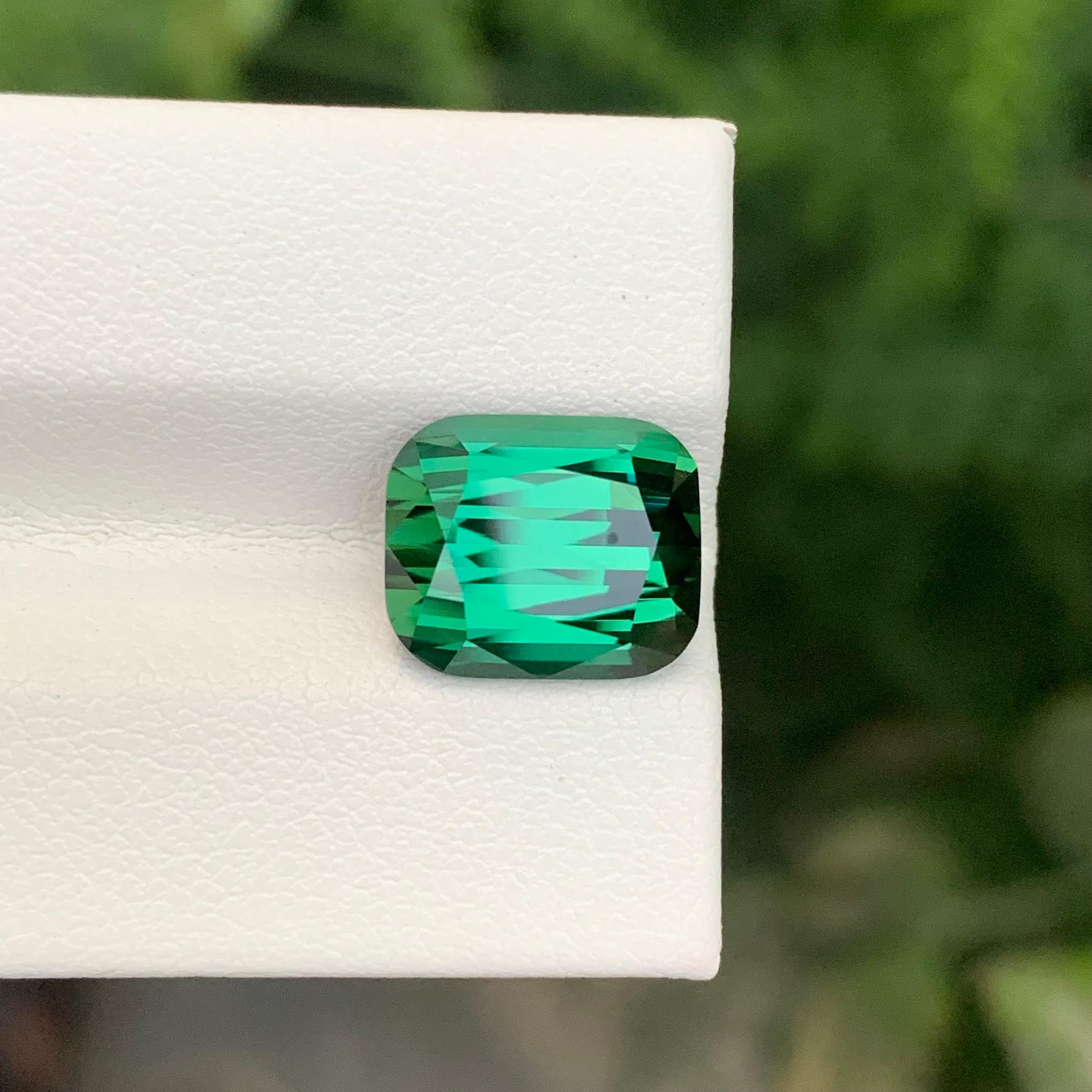 Arts and Crafts 5.95 Carat Natural Loose Green Tourmaline Cushion Shape Gem en vente