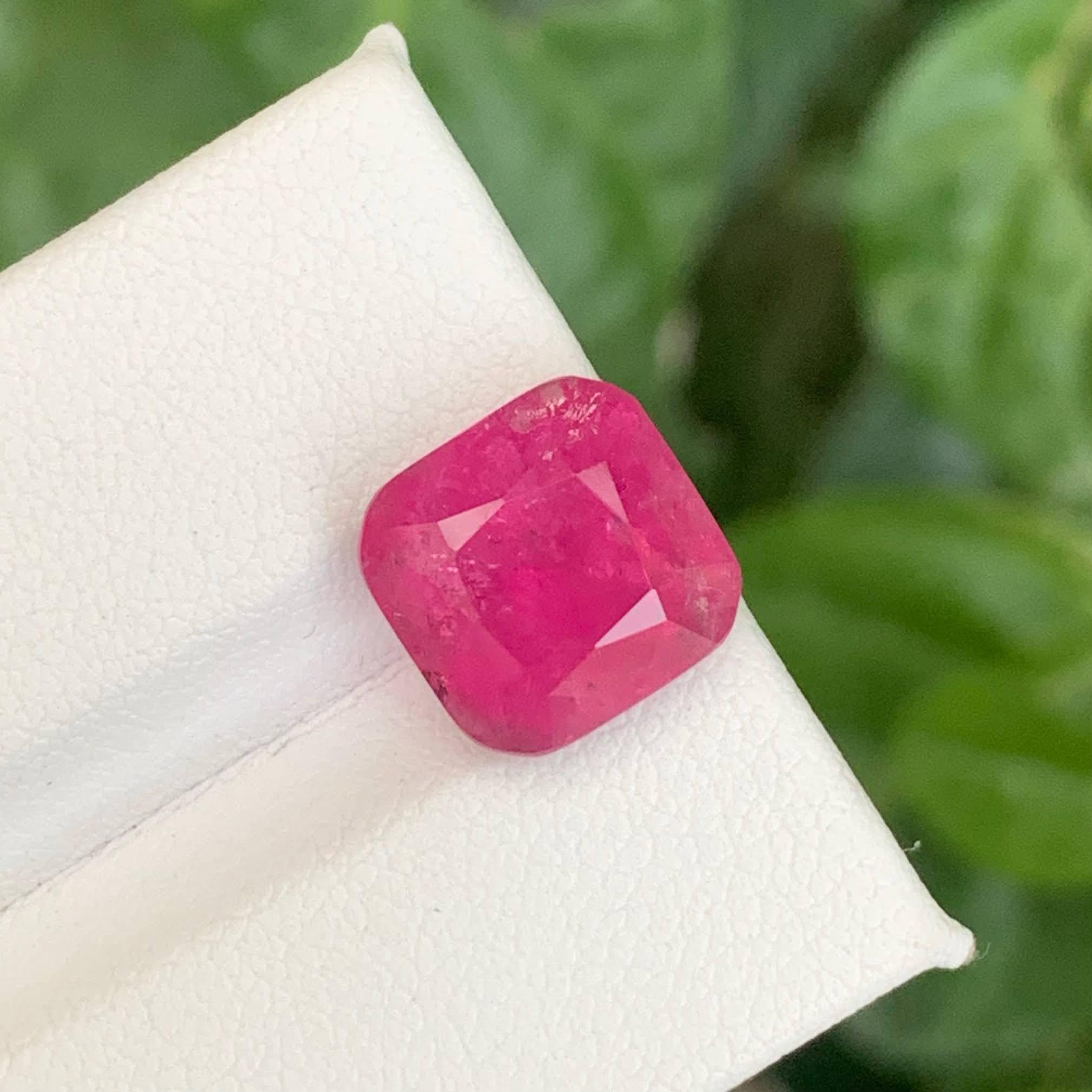 5,95 carati di tormalina rubellite naturale sciolta, pietra tagliata a cuscino, gemma afgana in vendita 1