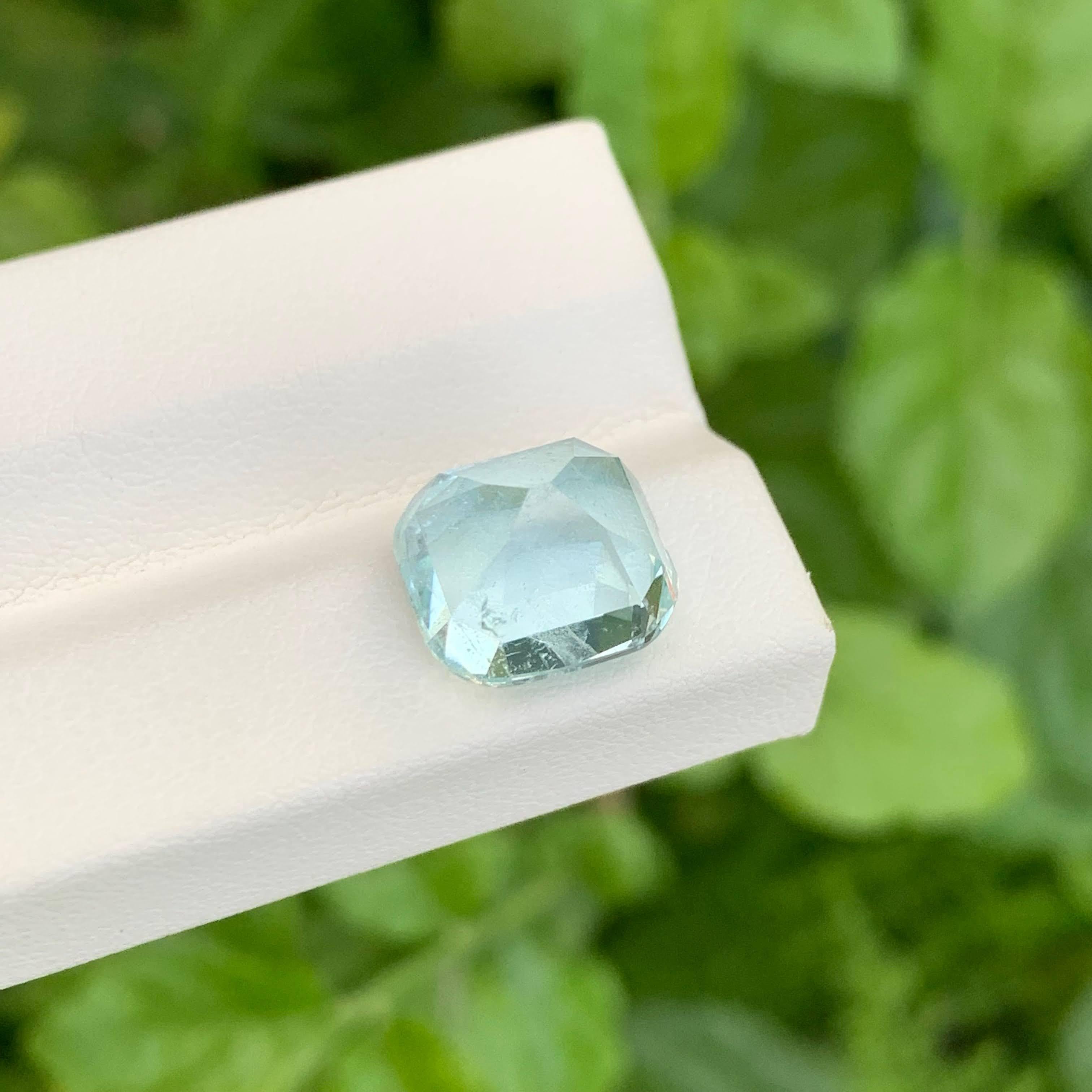 Modern 5.95 carats Blue Aquamarine Cushion Cut Natural Pakistani Gemstone For Sale