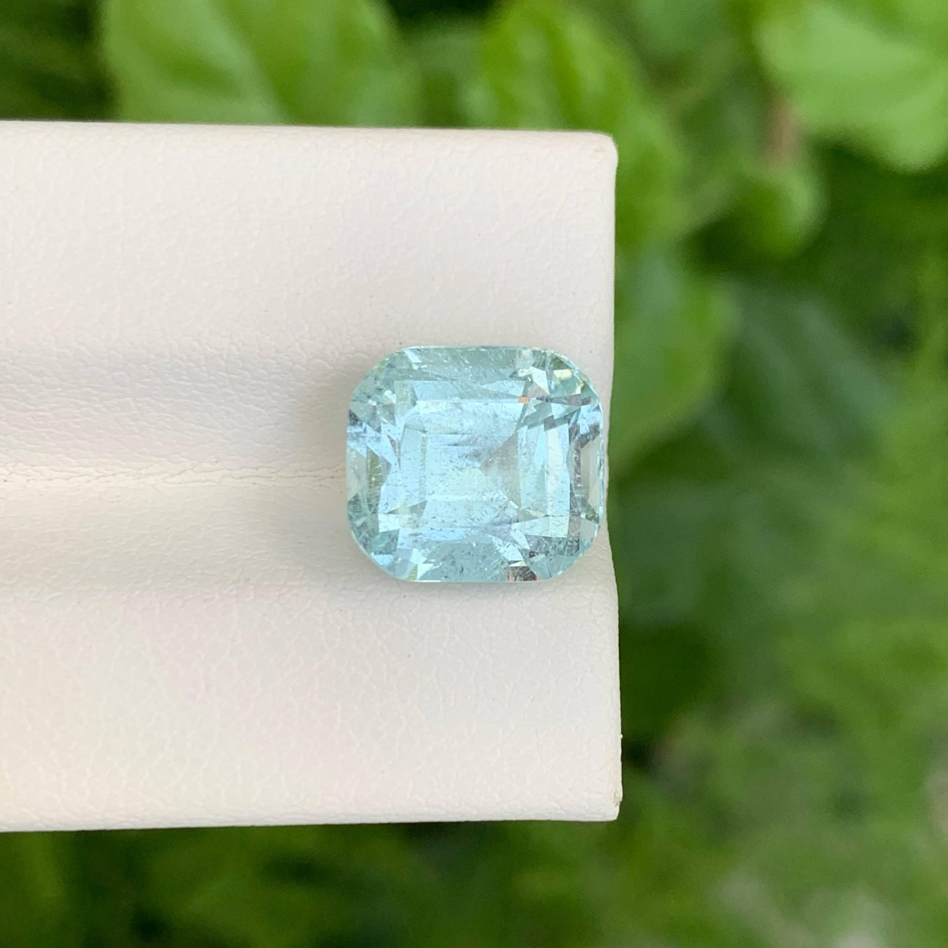 5.95 carats Blue Aquamarine Cushion Cut Natural Pakistani Gemstone In New Condition For Sale In Bangkok, TH