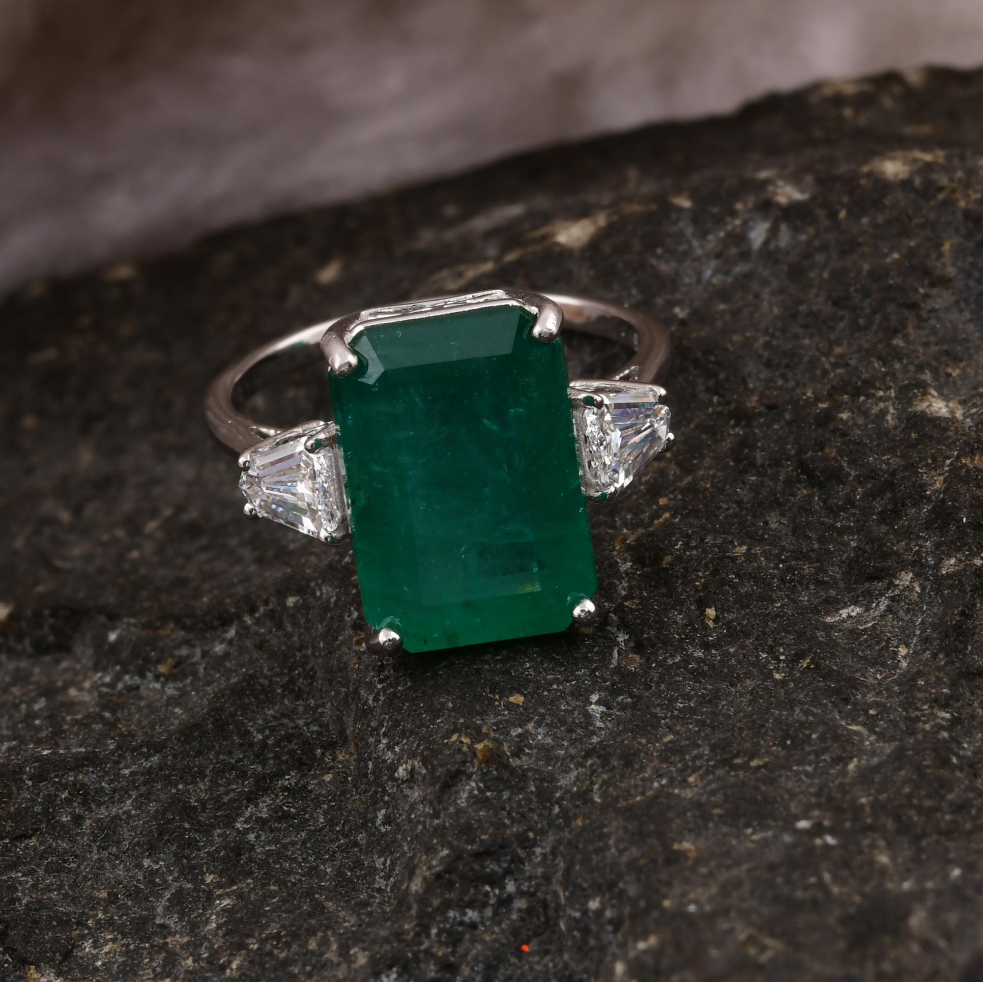 Emerald Cut 5.95 Carats Zambian Emerald 0.58 Carat SI/H Diamond 14k White Gold Cocktail Ring For Sale