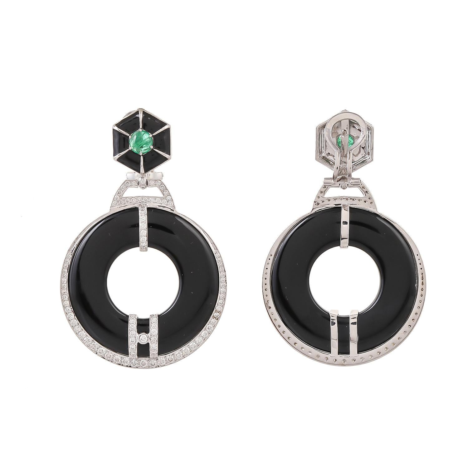 Contemporary 59.55 Carat Black Onyx Emerald and Diamonds 18 Karat White Gold Earring For Sale