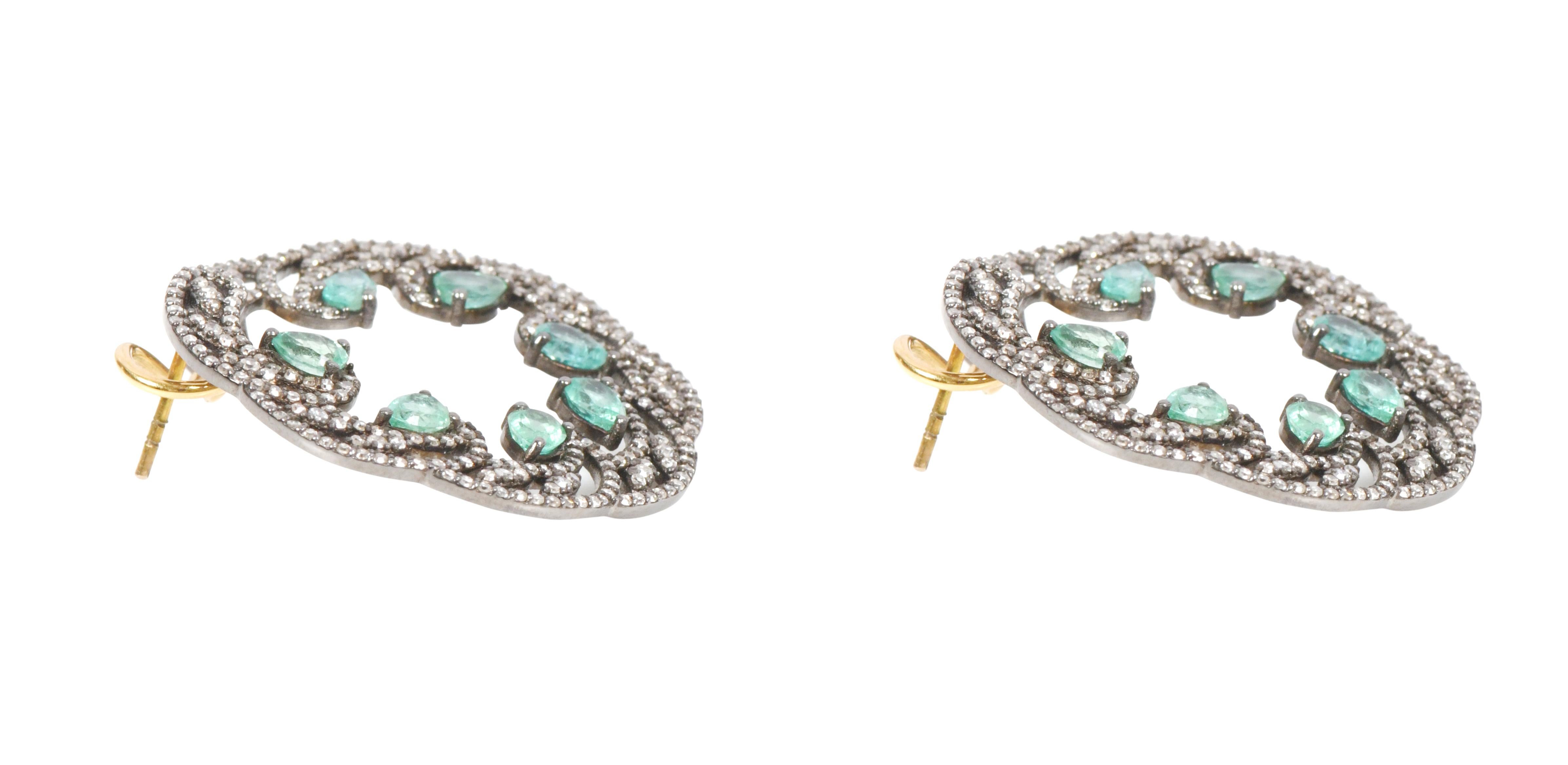 5,96 Karat Smaragd und Diamant Modulation Creolen im Art-Deco-Stil im Zustand „Neu“ im Angebot in Jaipur, IN