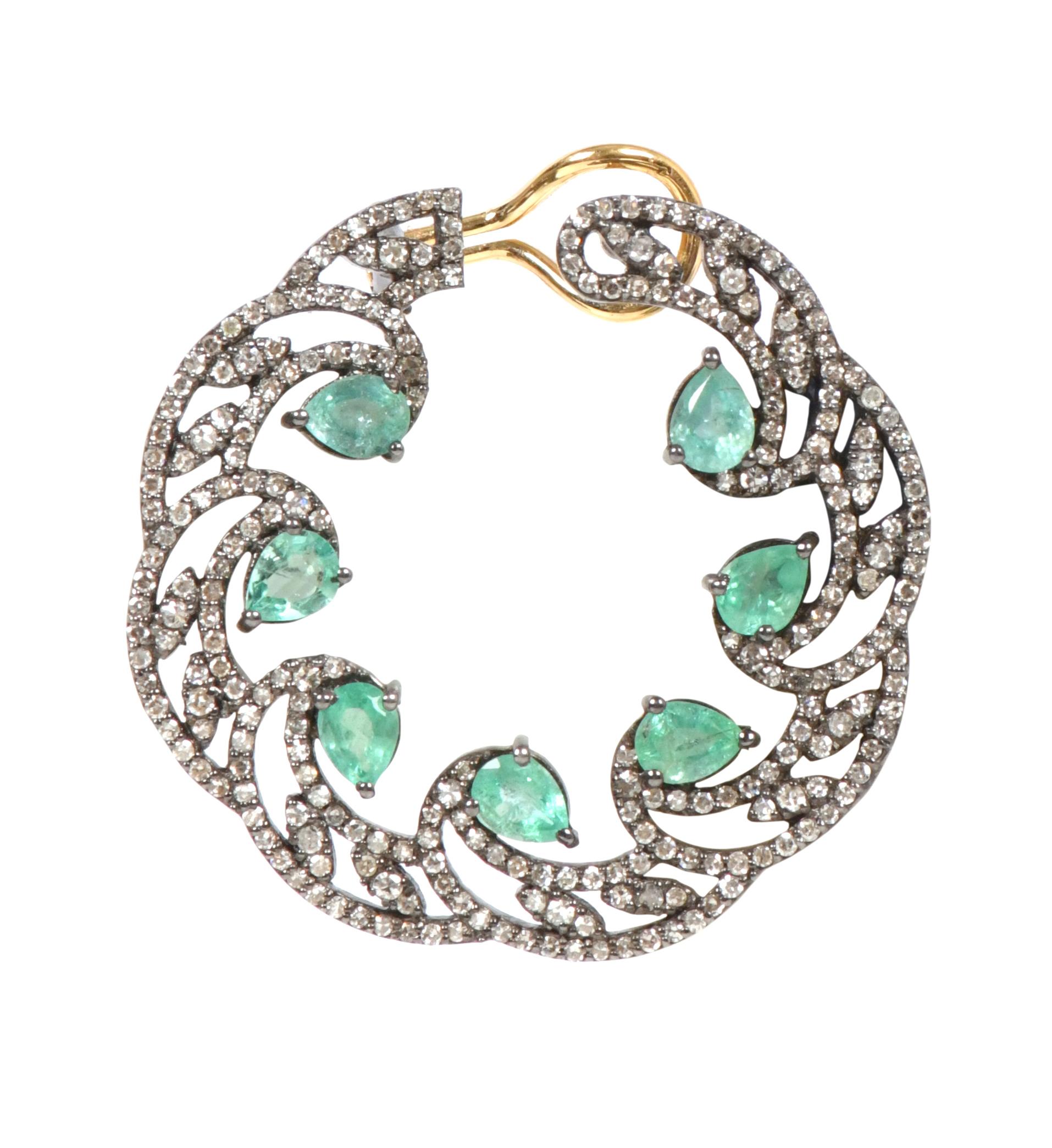 5,96 Karat Smaragd und Diamant Modulation Creolen im Art-Deco-Stil im Angebot 1
