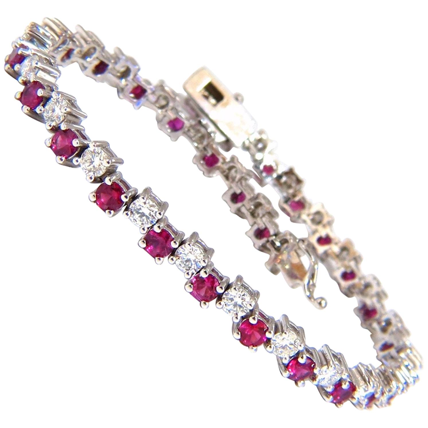 Pulsera tipo «tennis» con rubíes naturales y diamantes alternados, de 5,96 quilates, de 14 quilates*