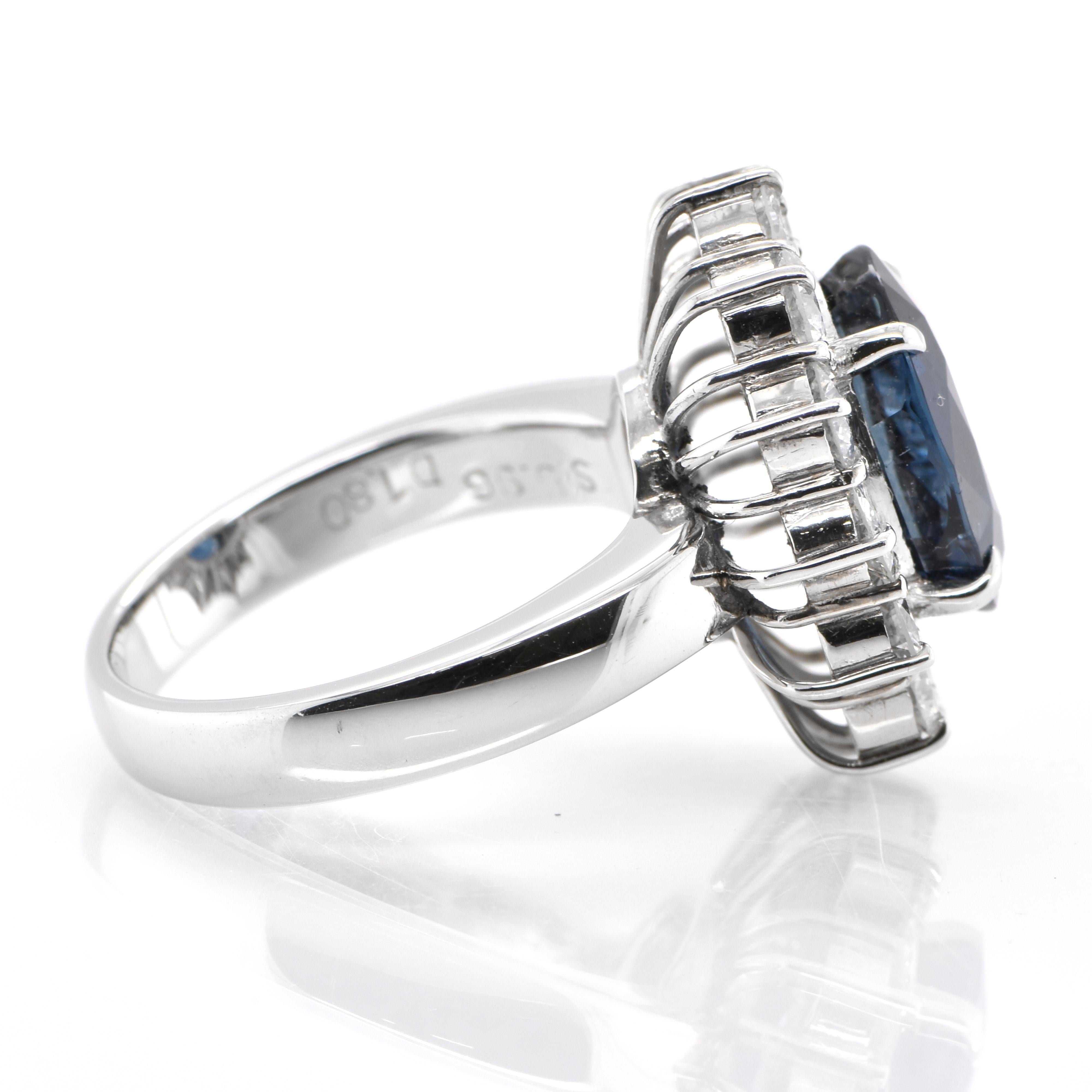 5.96 Carat Natural Sapphire and Diamond Cocktail Ring Set in Platinum In New Condition In Tokyo, JP