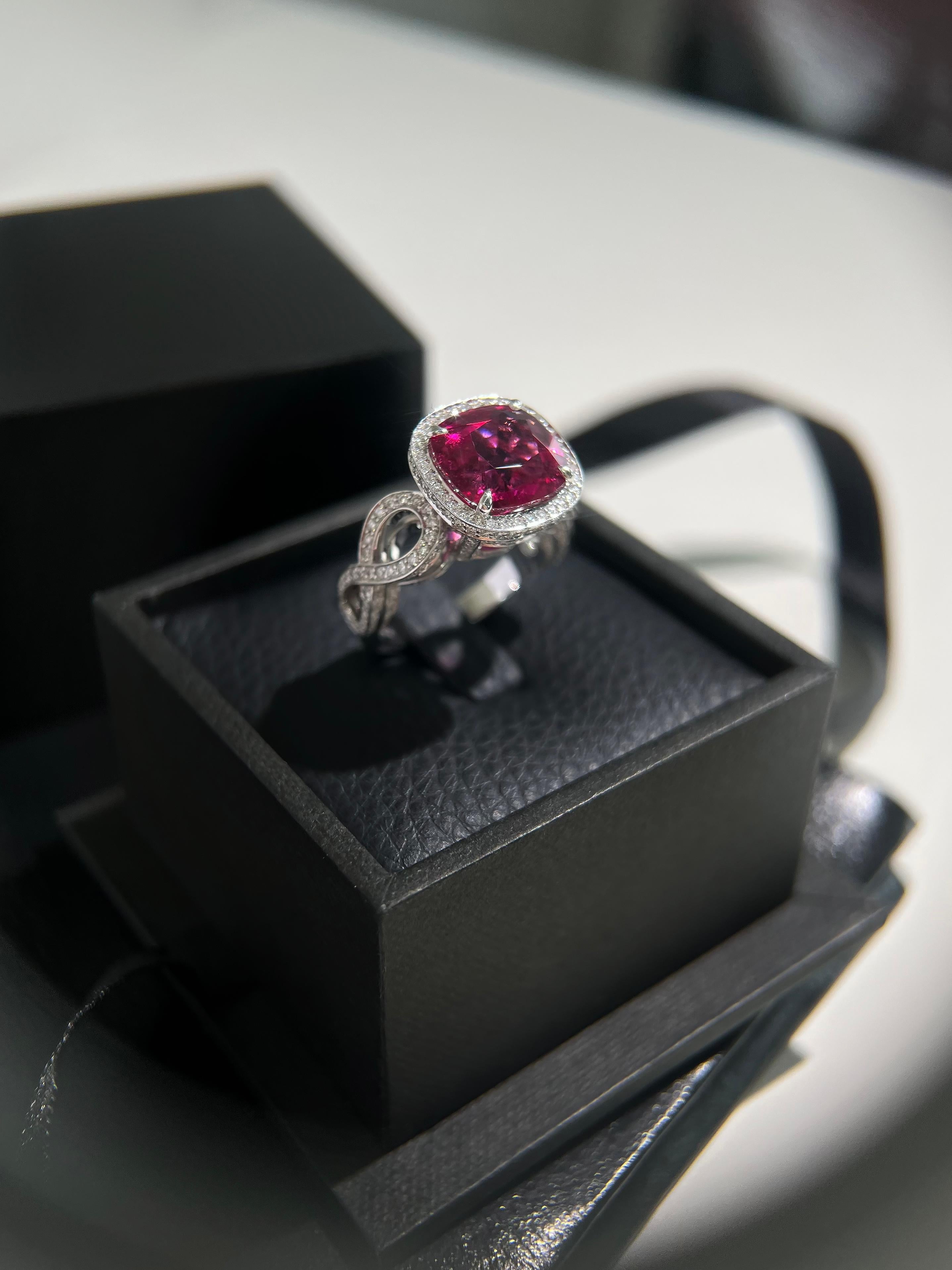 5.96 Carat Vibrant Magenta Rubellite Diamond Cocktail Ring in 18k White Gold  In New Condition For Sale In Bangkok, TH