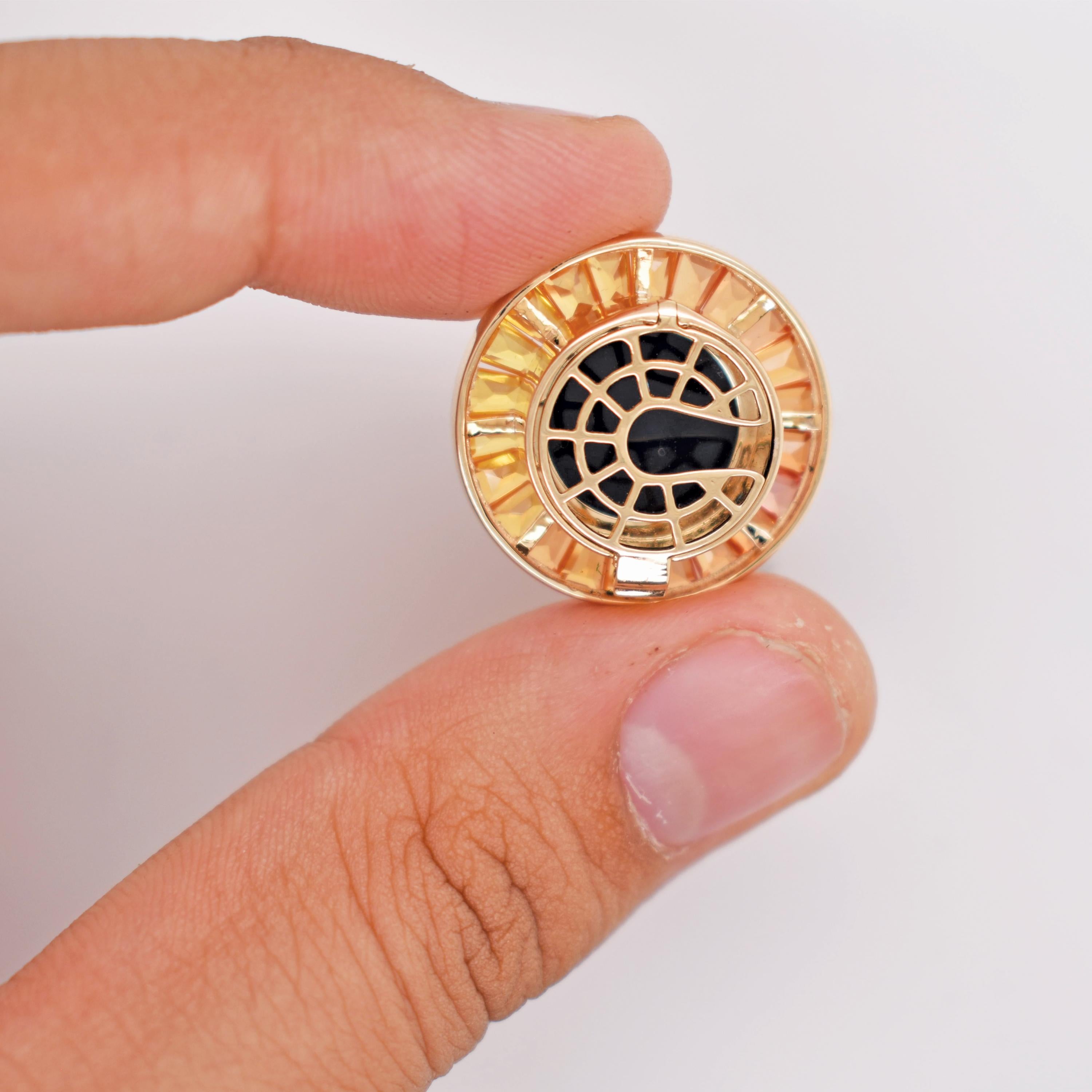 Women's or Men's 5.96 Carat Yellow Sapphire Baguette Cut Medusa Versace Cameo Shirt Gold Brooch For Sale