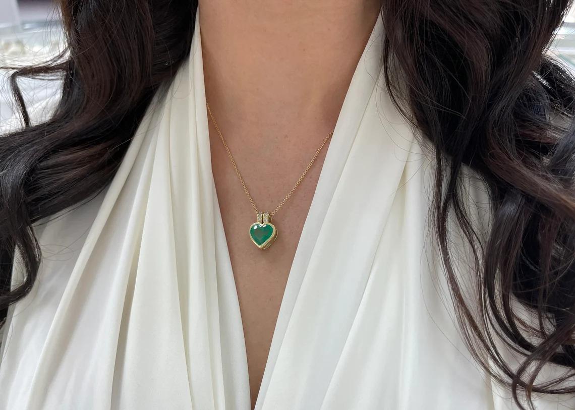 5.97tcw 18K Colombian Emerald Heart & Diamond Bale Accent Gold Bezel Pendant  For Sale 2