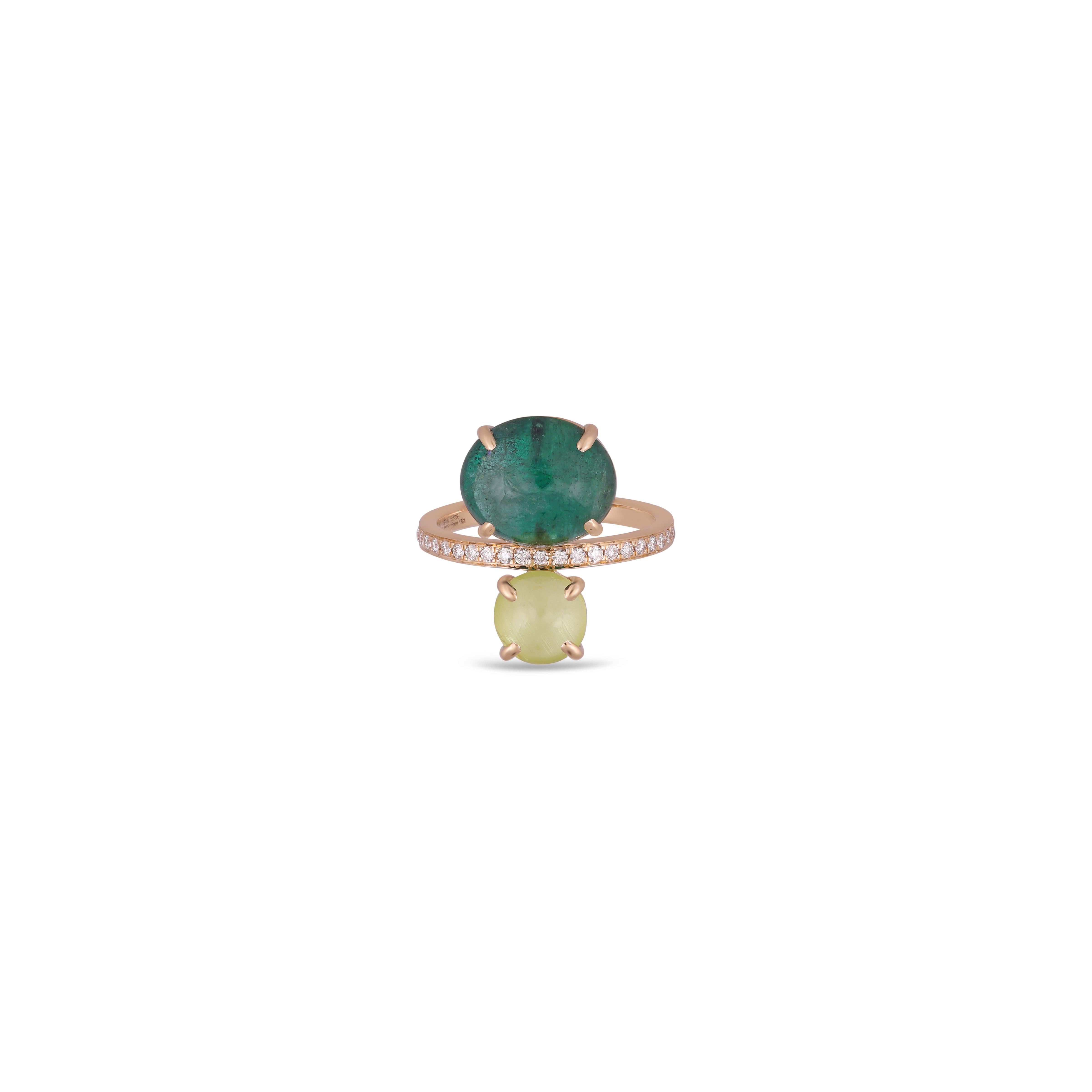 Round Cut 5.98 Carat Clear Emerald, Cats Eye & Diamond  Ring in 18K Yellow  Gold For Sale