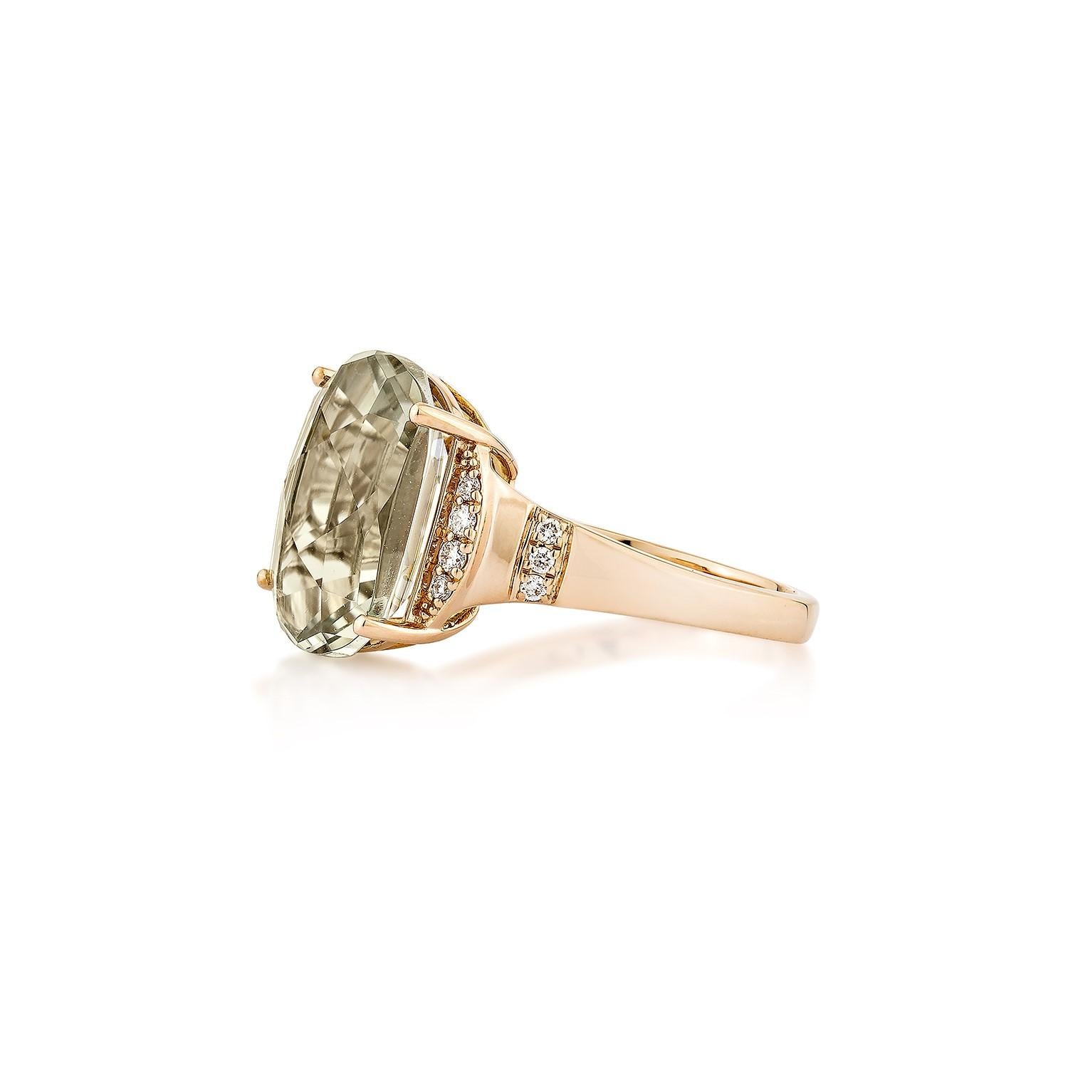Oval Cut 5.98 Carat Green Amethyst Fancy Ring in 18Karat Yellow Gold with Diamond. For Sale
