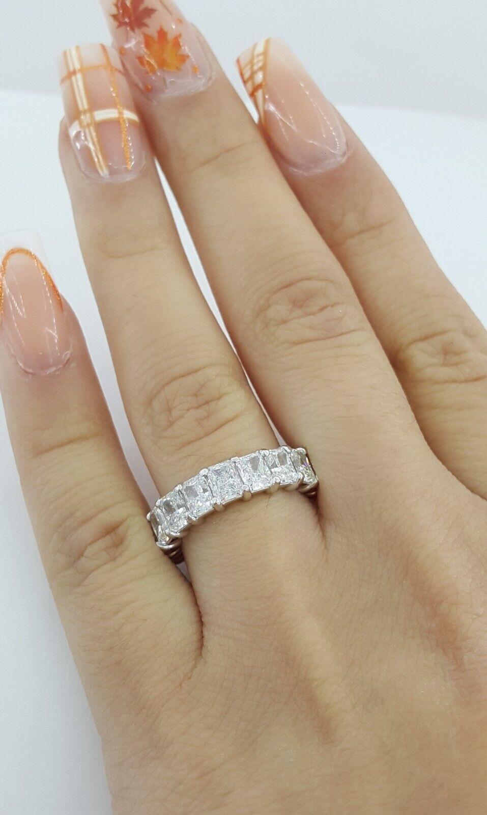 Anillo de eternidad de diamantes talla radiante de 5.98 quilates en Nuevo estado para la venta en Chicago, IL
