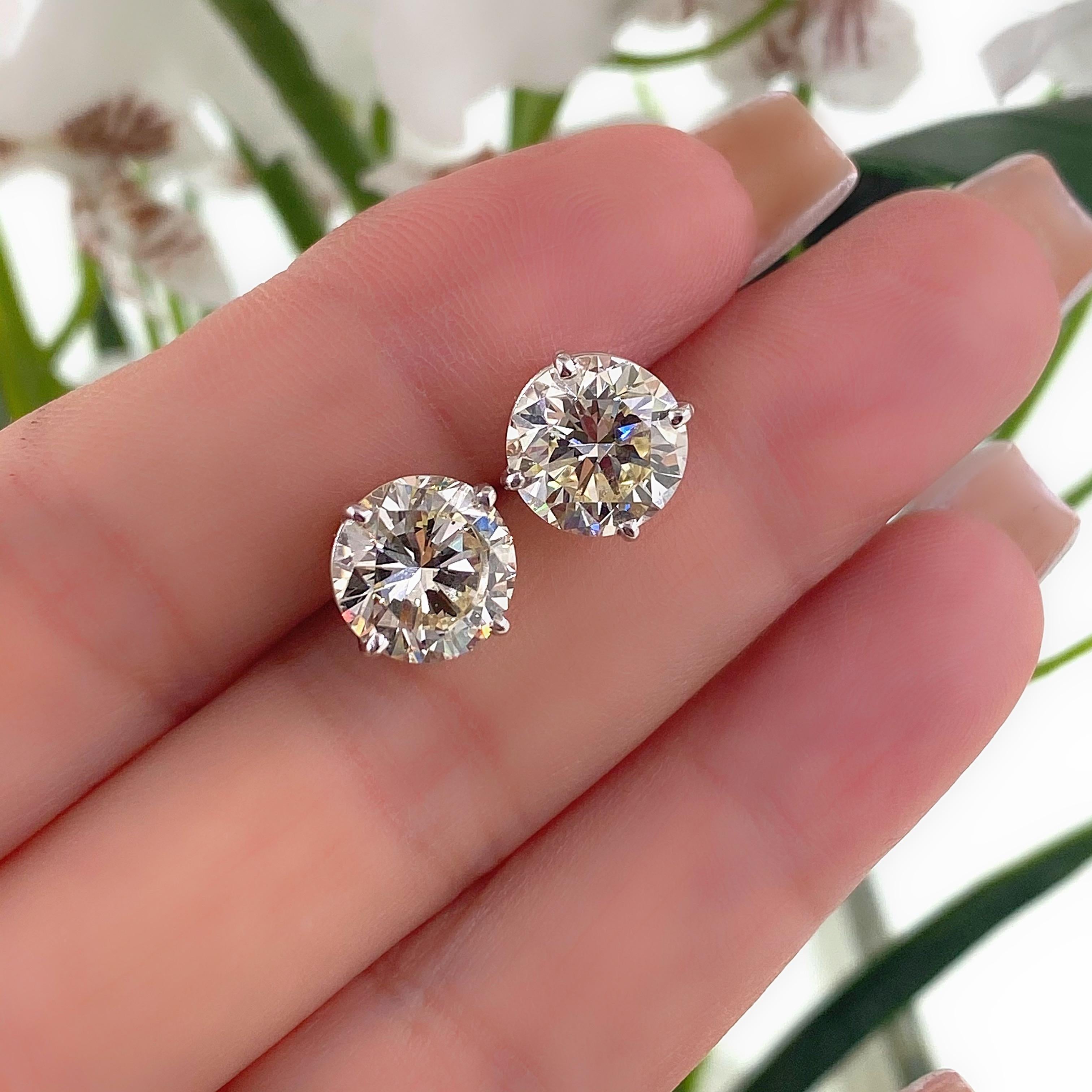 5.98 Tcw Round Brilliant Diamond Stud Earrings 14kt White Gold Retail $65, 000 In New Condition In San Diego, CA