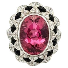 Bague fantaisie en platine avec tourmaline rubellite, onyx et diamants de 5,99 carats