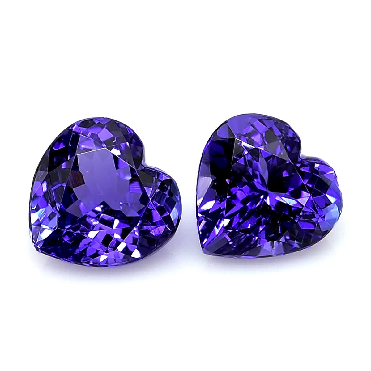 Natural Gemstones Tanzanites  5.99 carats total weight  In New Condition For Sale In Los Angeles, CA