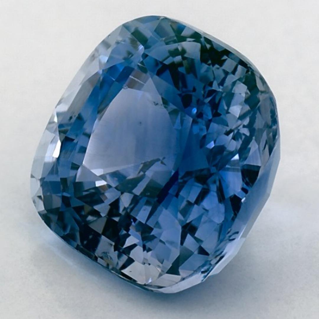 Ce saphir bleu naturel offre élégance et sophistication. Avec sa riche saturation des couleurs et sa coupe précise, il constitue la pièce maîtresse parfaite pour une bague de fiançailles ou une conception de bijoux de luxe.

Ce saphir provient du