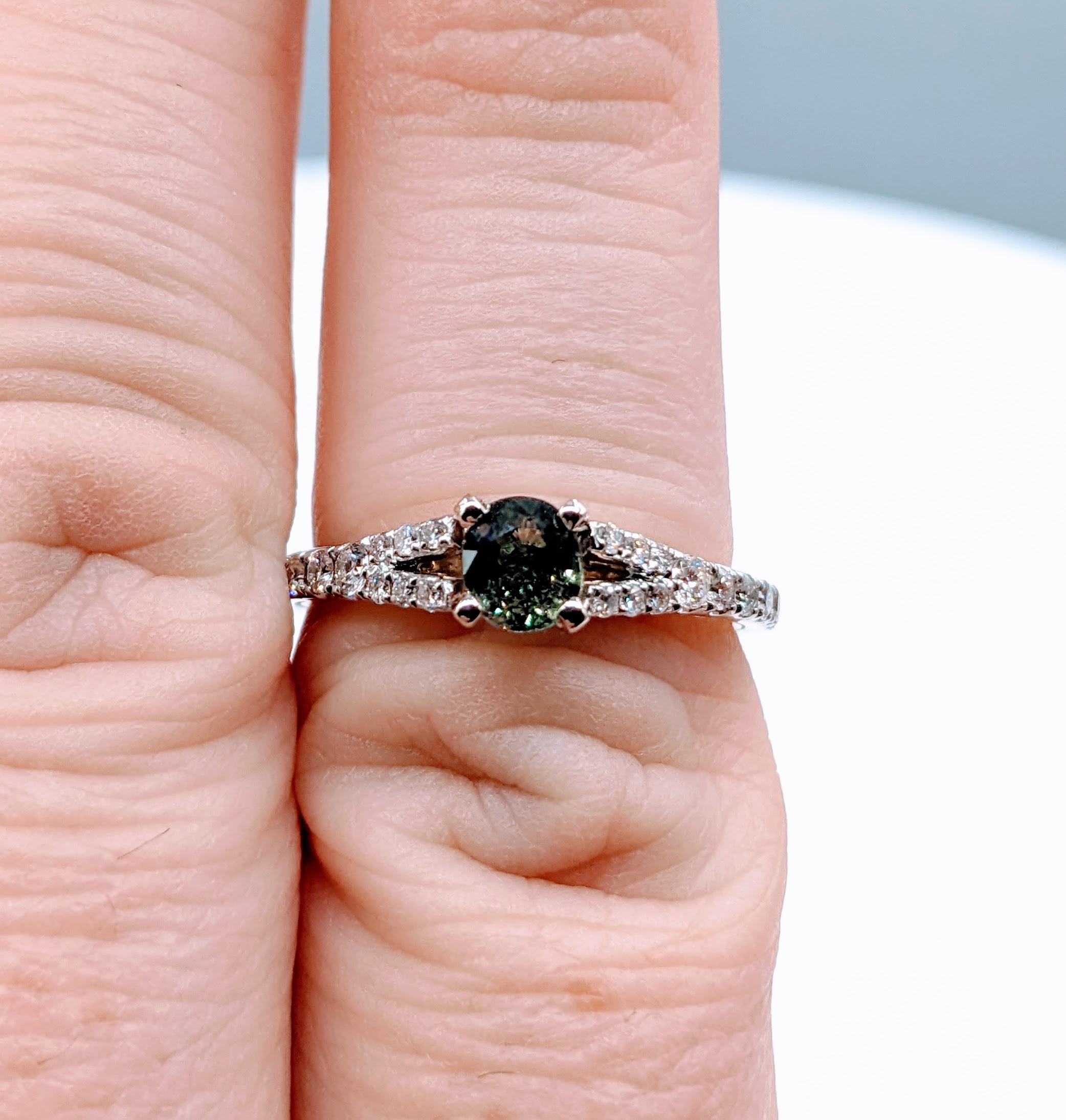 .59ct Alexandrite & Diamond Platinum/Yellow Gold Ring In Excellent Condition For Sale In Bloomington, MN