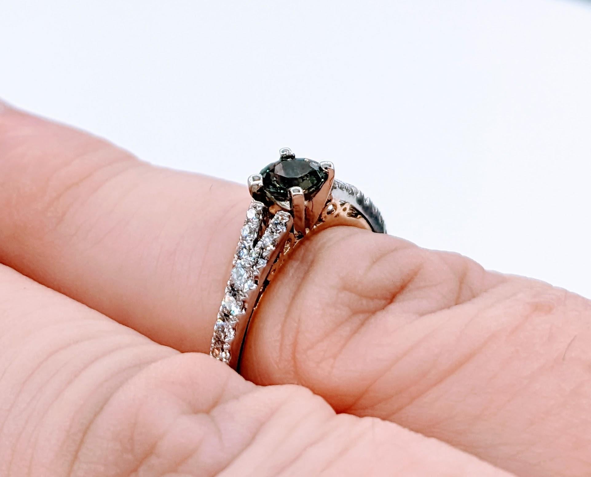 Women's .59ct Alexandrite & Diamond Platinum/Yellow Gold Ring For Sale