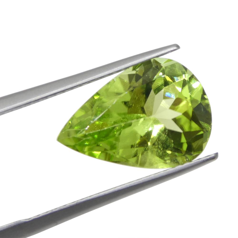 5.9ct Pear Yellow-Green Peridot from Sapat Gali, Pakistan In New Condition For Sale In Toronto, Ontario