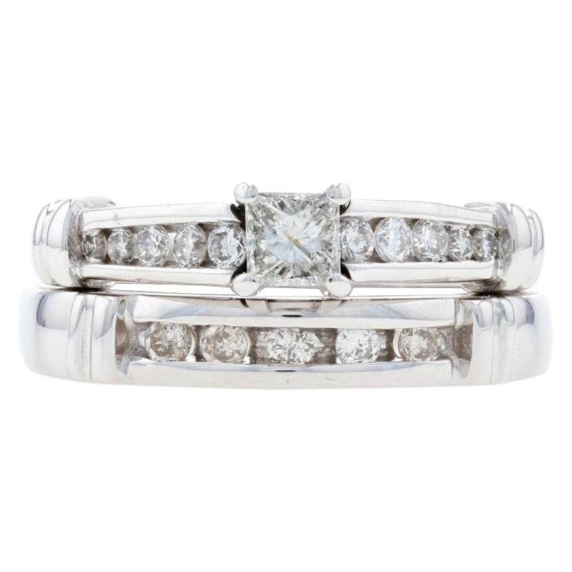 Customizable 1.22ctw Princess Diamond Engagement Ring and Curved