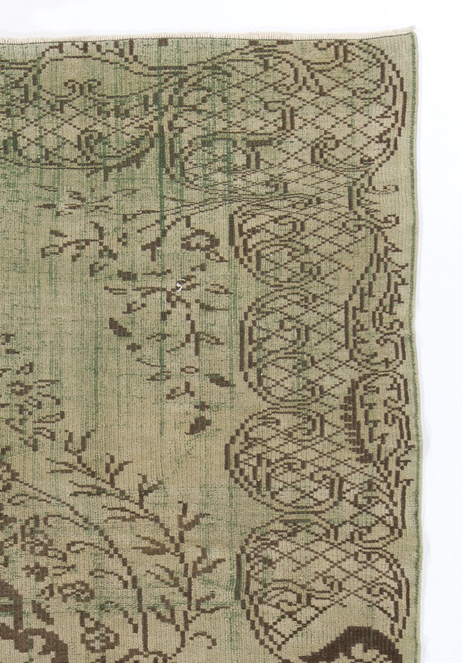 6x8.6 Ft Handgeknüpfter zentral- anatolischer Vintage-Teppich in grünen Farbtönen im Zustand „Gut“ im Angebot in Philadelphia, PA