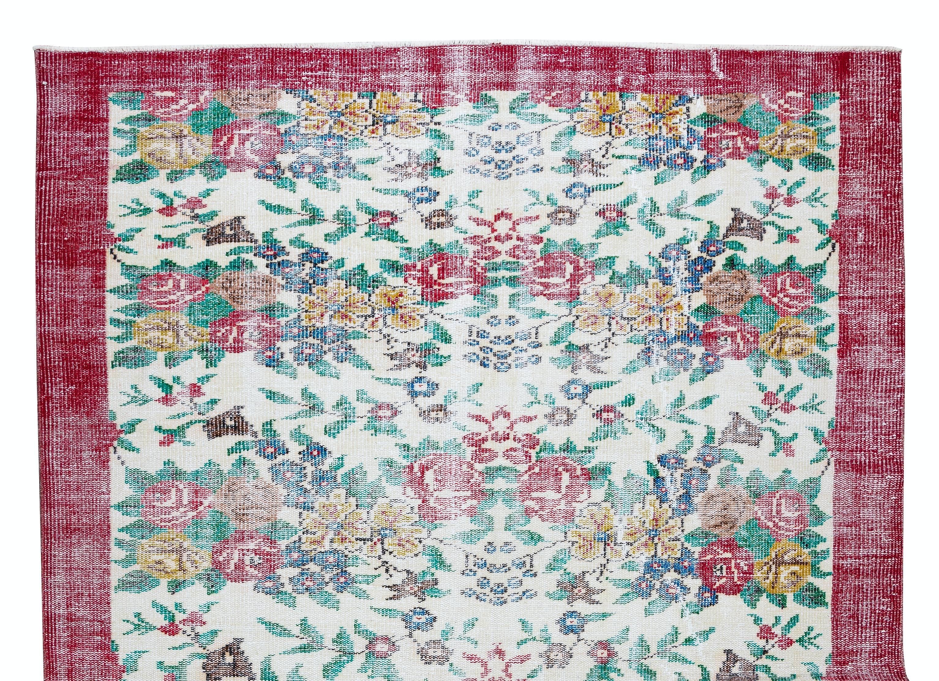 6x8,7 Ft Floral Pattern Hand Knotted Wool Area Rug. Anatolischer Teppich aus der Mitte des Jahrhunderts (Türkisch) im Angebot