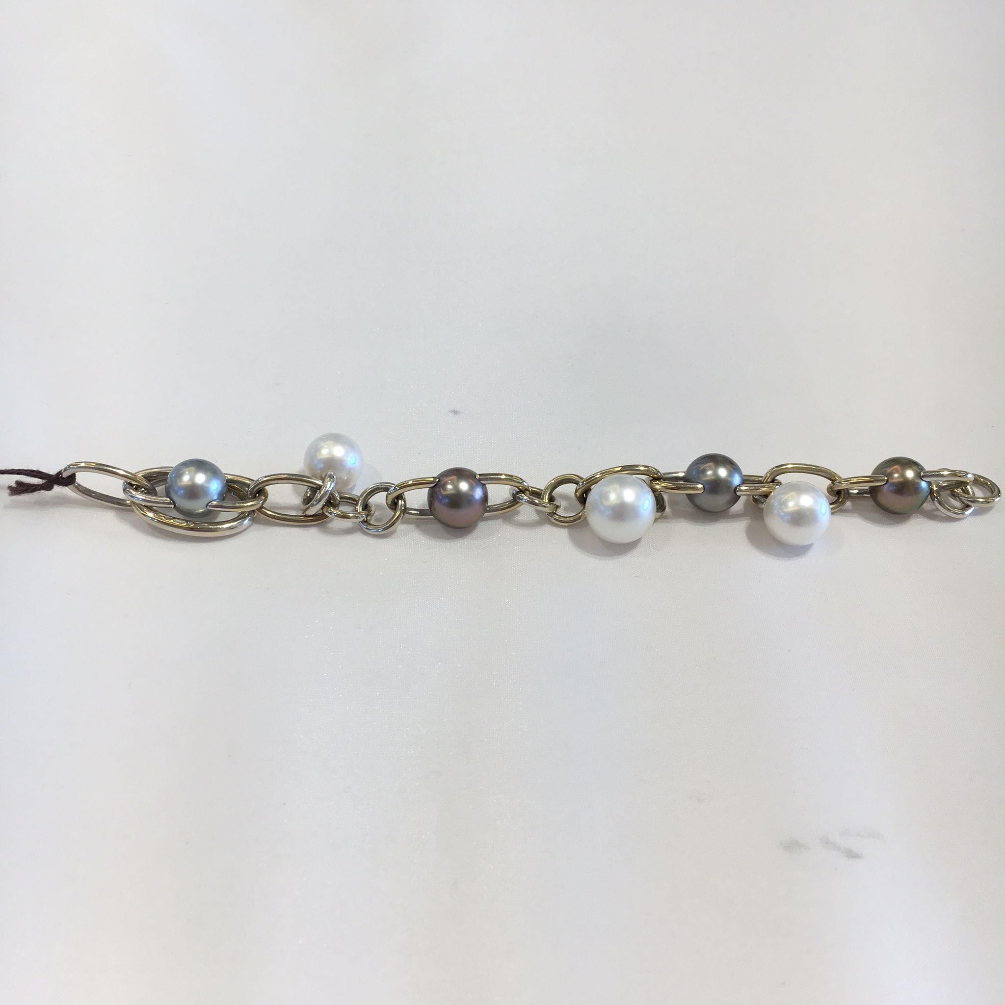 Taille ovale Mikimoto Bracelet de perles tahitiennes 5A+Tahitian en or blanc 18 carats et maillons ovales en vente