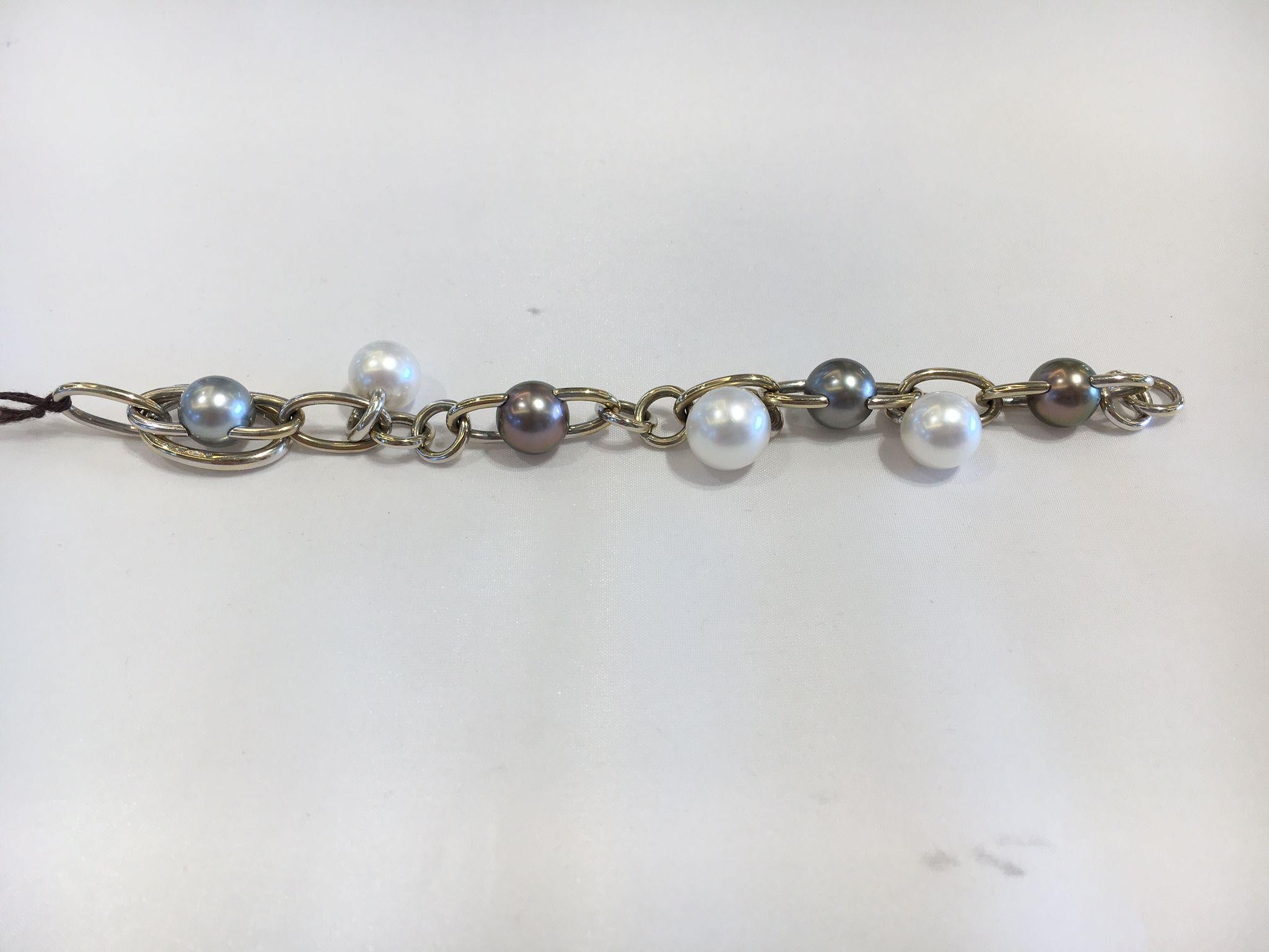 5A+Tahitian Pearl Bracelet in White Gold 18kt and Oval Links by Mikimoto In New Condition For Sale In Firenze, FI