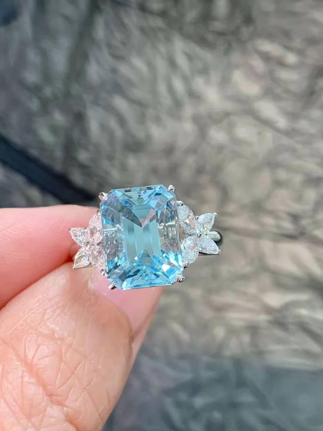 Bague cocktail aigue-marine 5ct avec 0.58ct diamants en or blanc 18K en vente 6