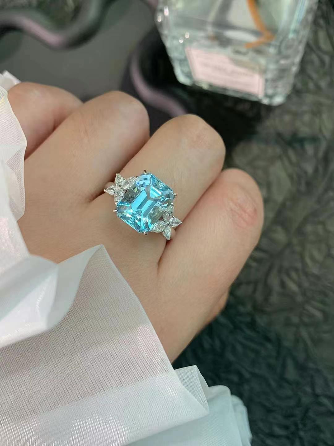 Bague cocktail aigue-marine 5ct avec 0.58ct diamants en or blanc 18K en vente 1