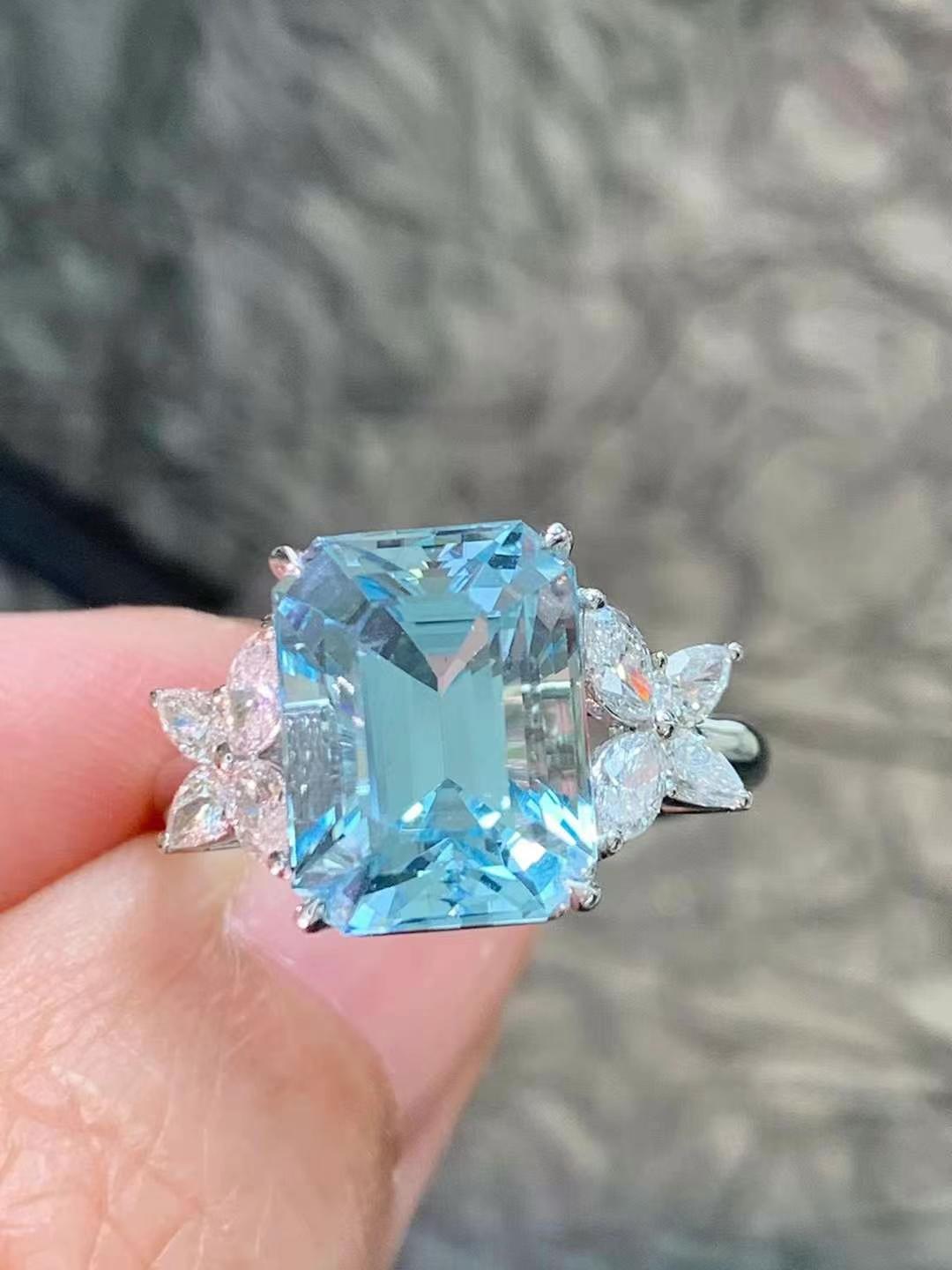 Bague cocktail aigue-marine 5ct avec 0.58ct diamants en or blanc 18K en vente 2