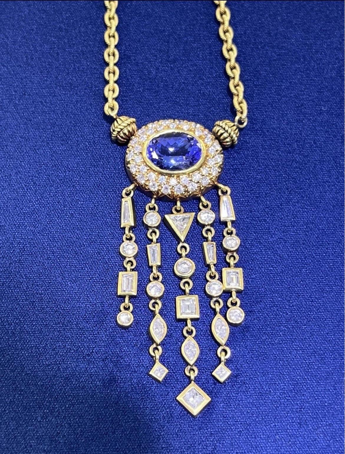 Taglio ovale Collana a catena in oro giallo 18 carati con diamante e tanzanite ovale Nature da 5 carati in vendita