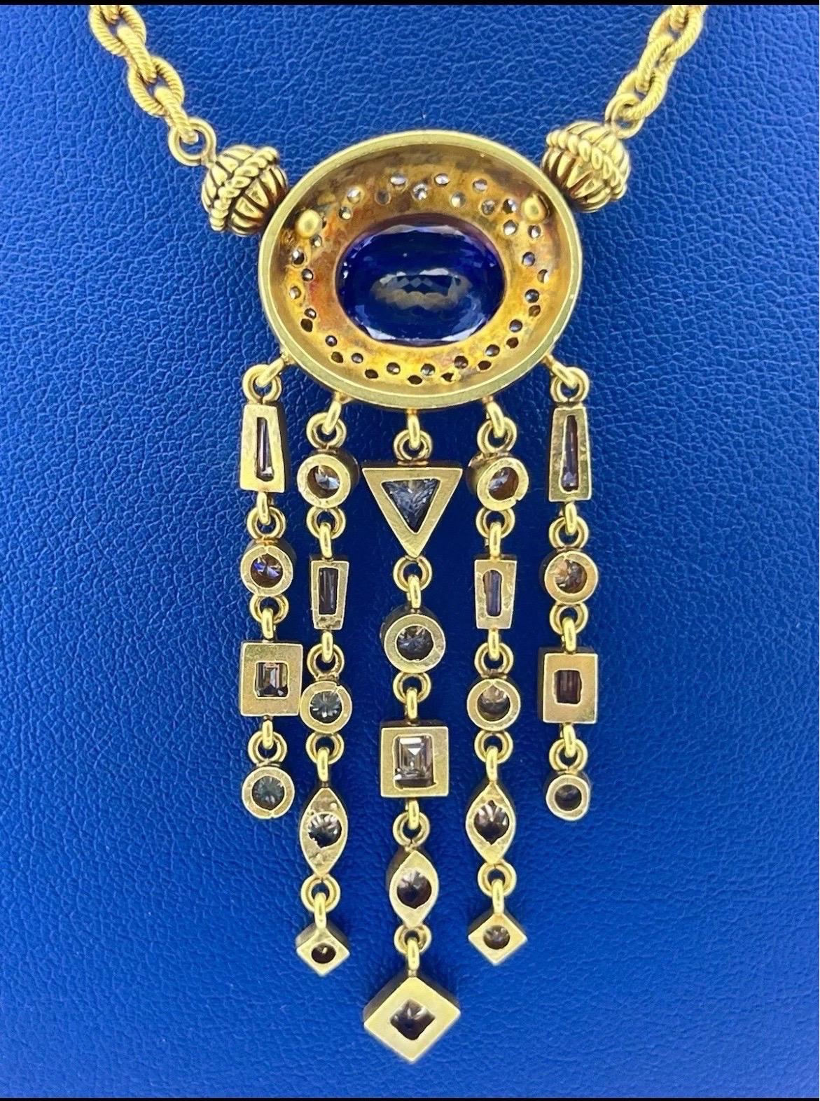 Collana a catena in oro giallo 18 carati con diamante e tanzanite ovale Nature da 5 carati In condizioni buone in vendita a Boca Raton, FL