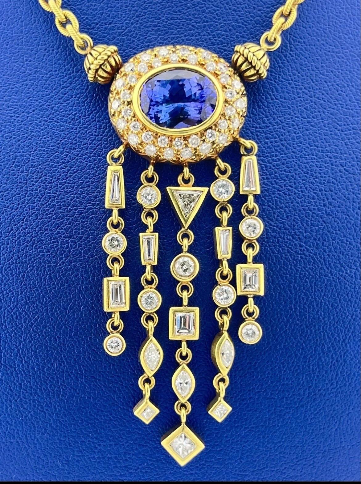 Donna Collana a catena in oro giallo 18 carati con diamante e tanzanite ovale Nature da 5 carati in vendita