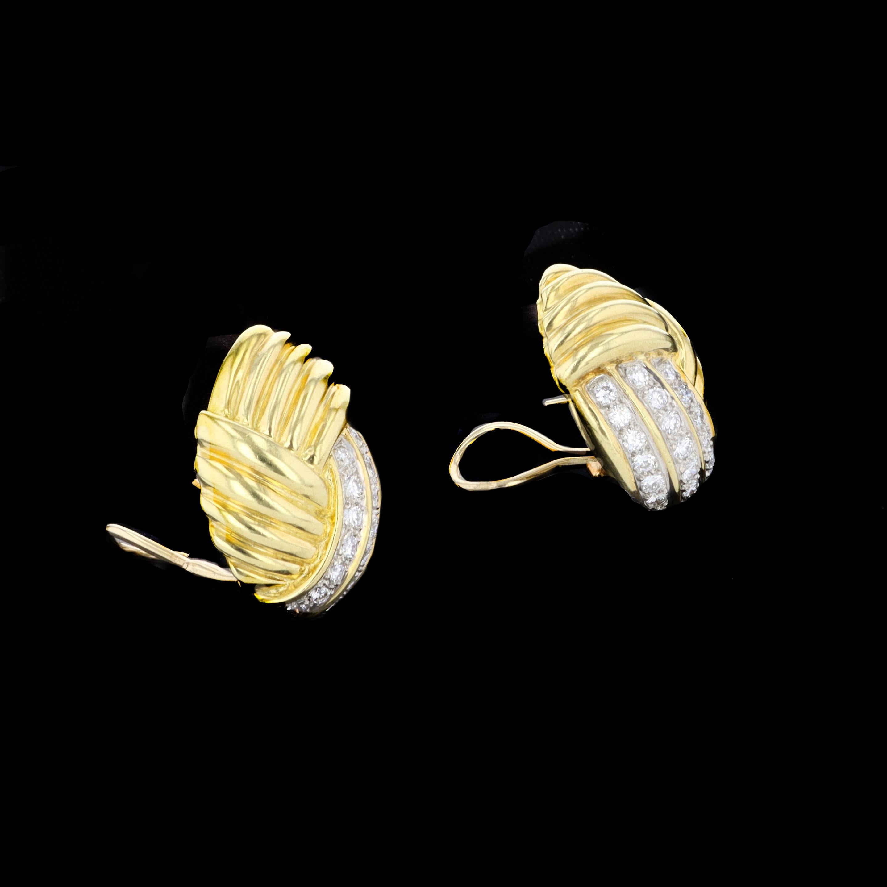 Taille ronde Boucles d'oreilles en or 18k et diamant 5ct en vente