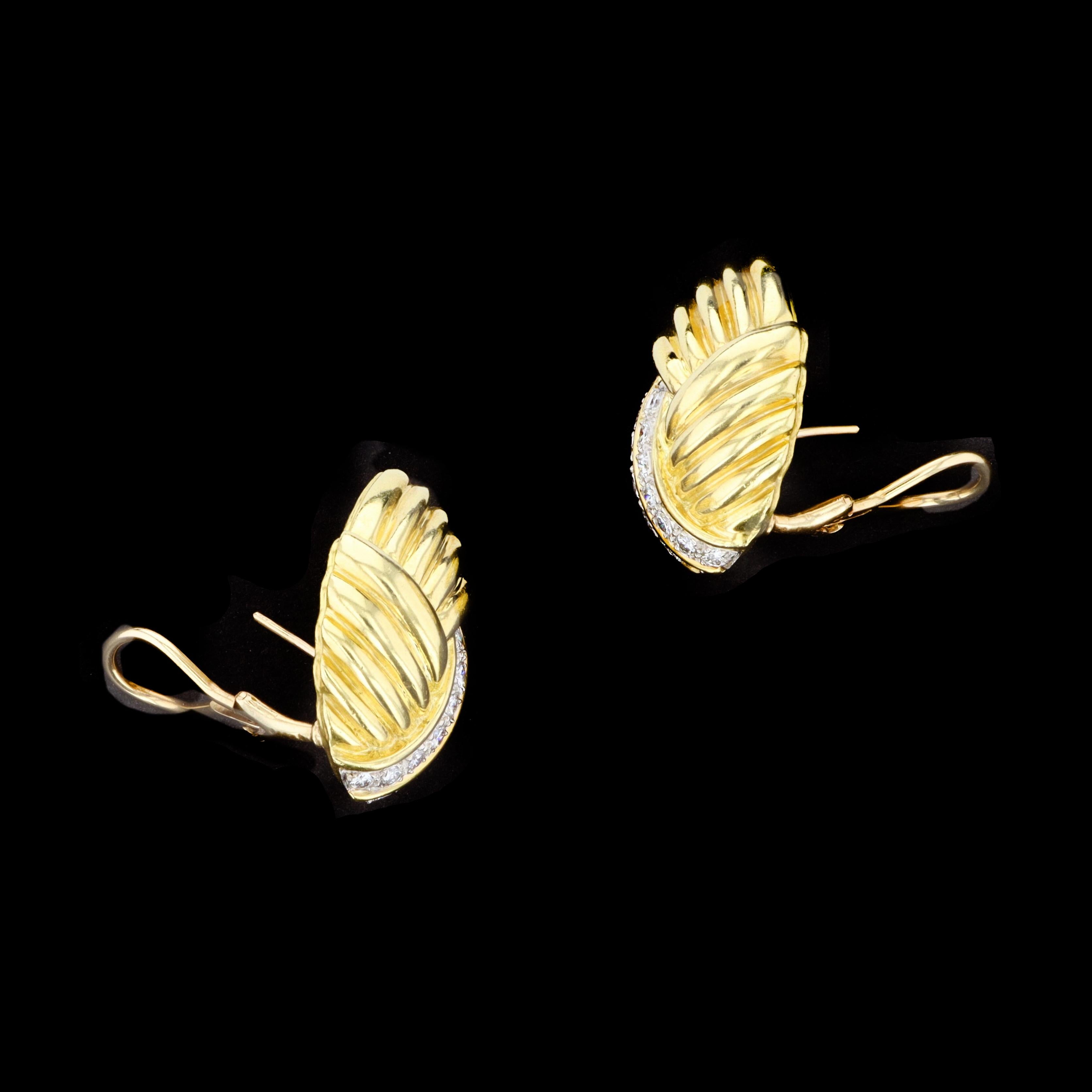Boucles d'oreilles en or 18k et diamant 5ct Excellent état - En vente à NEW ORLEANS, LA