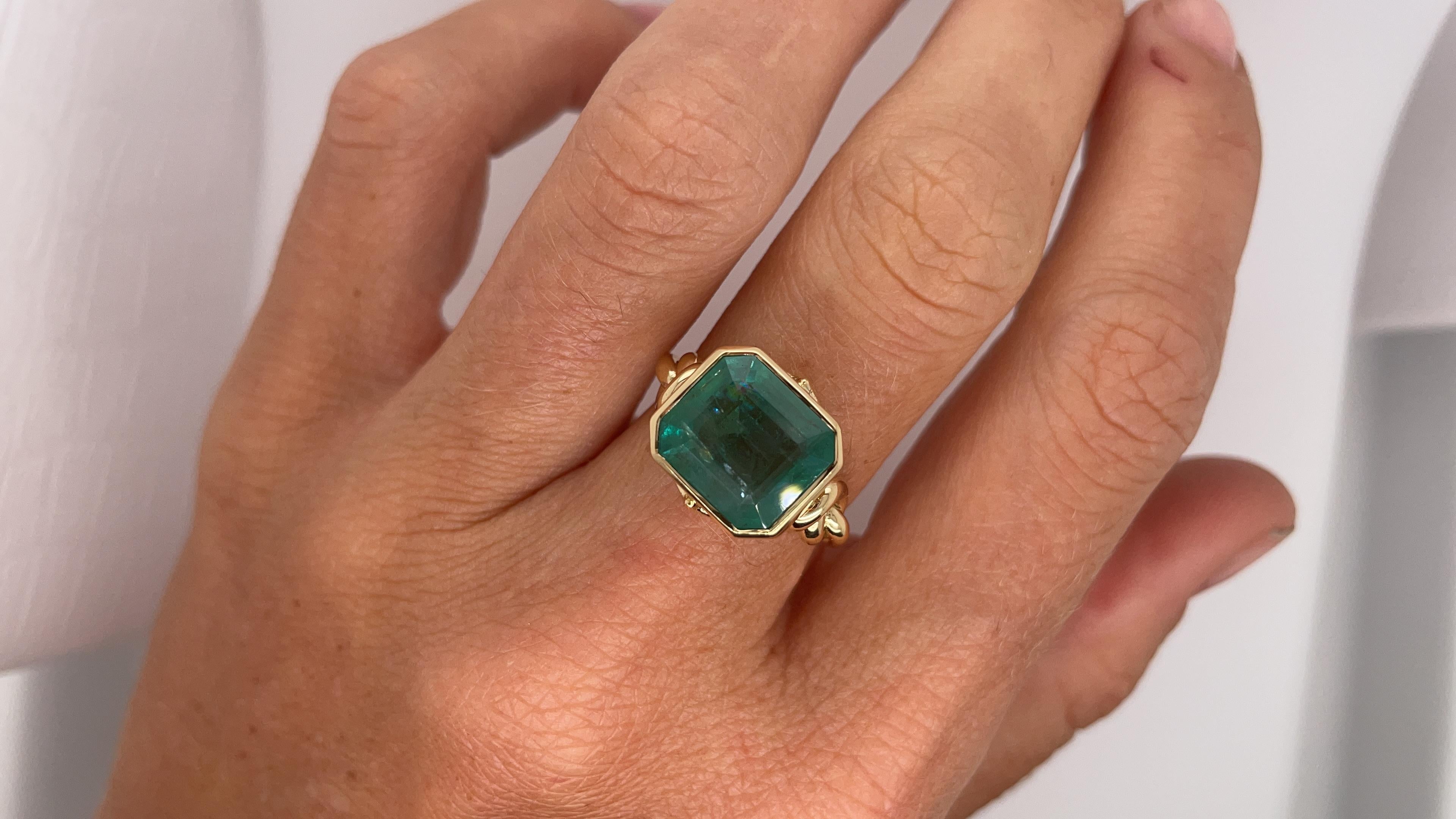6ct Emerald Ring in 18ct Yellow Gold 1