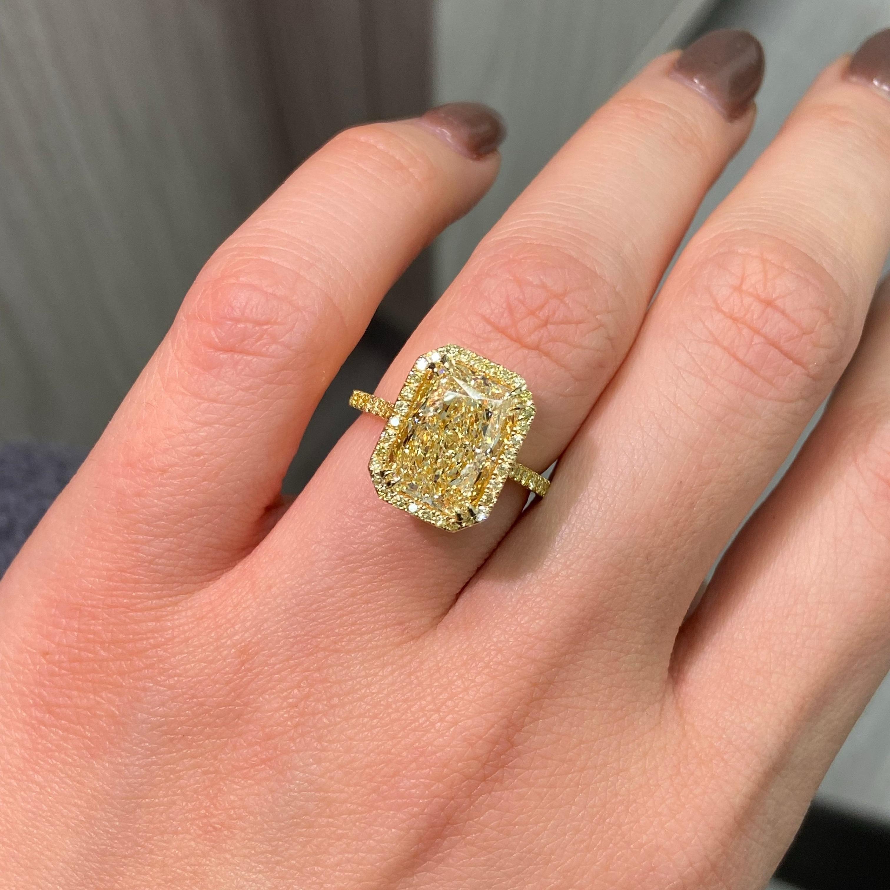 Radiant Cut 5ct Light Yellow Elongated Radiant Yellow Halo Diamond Engagement Ring For Sale